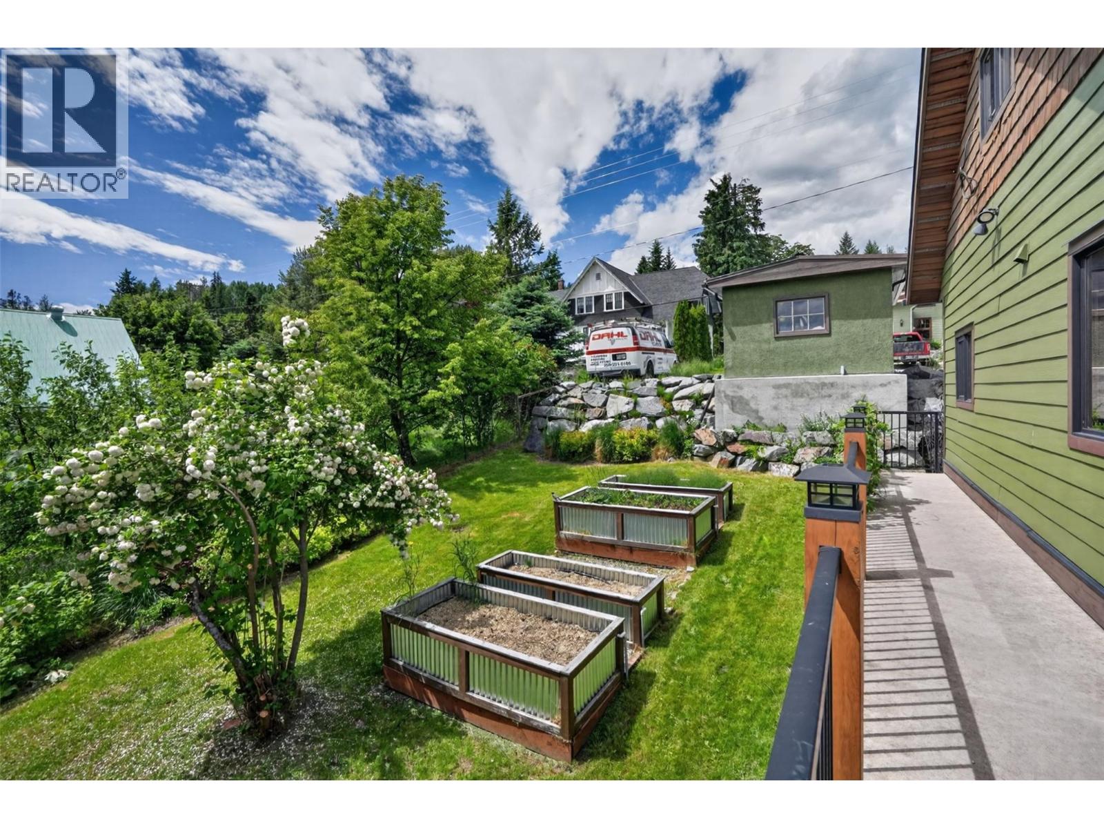 1911 Union Avenue, Rossland, British Columbia  V0G 1Y0 - Photo 12 - 10390025