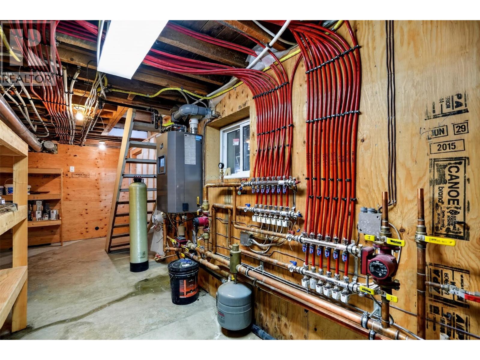 1911 Union Avenue, Rossland, British Columbia  V0G 1Y0 - Photo 31 - 10390025