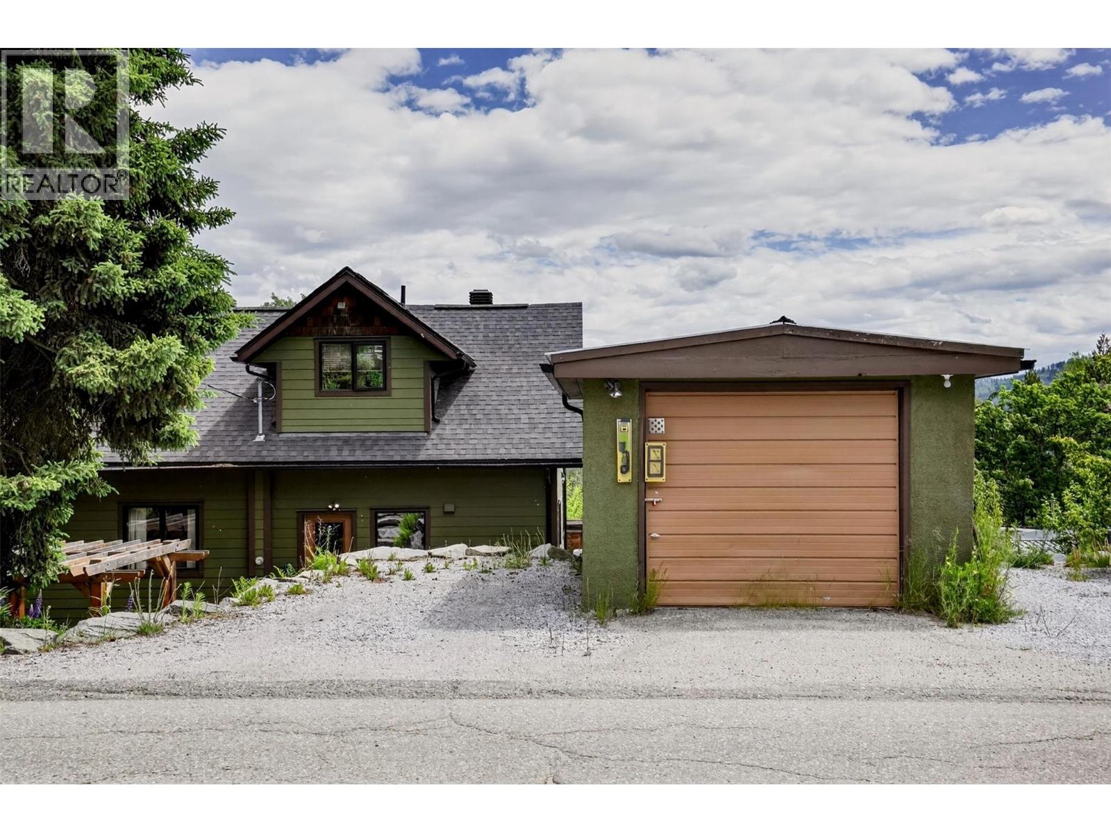 1911 Union Avenue, Rossland, British Columbia  V0G 1Y0 - Photo 60 - 10390025