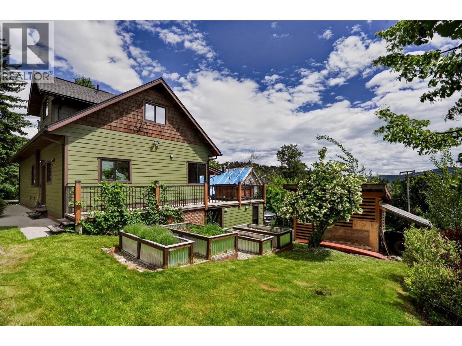 1911 Union Avenue, Rossland, British Columbia  V0G 1Y0 - Photo 61 - 10390025