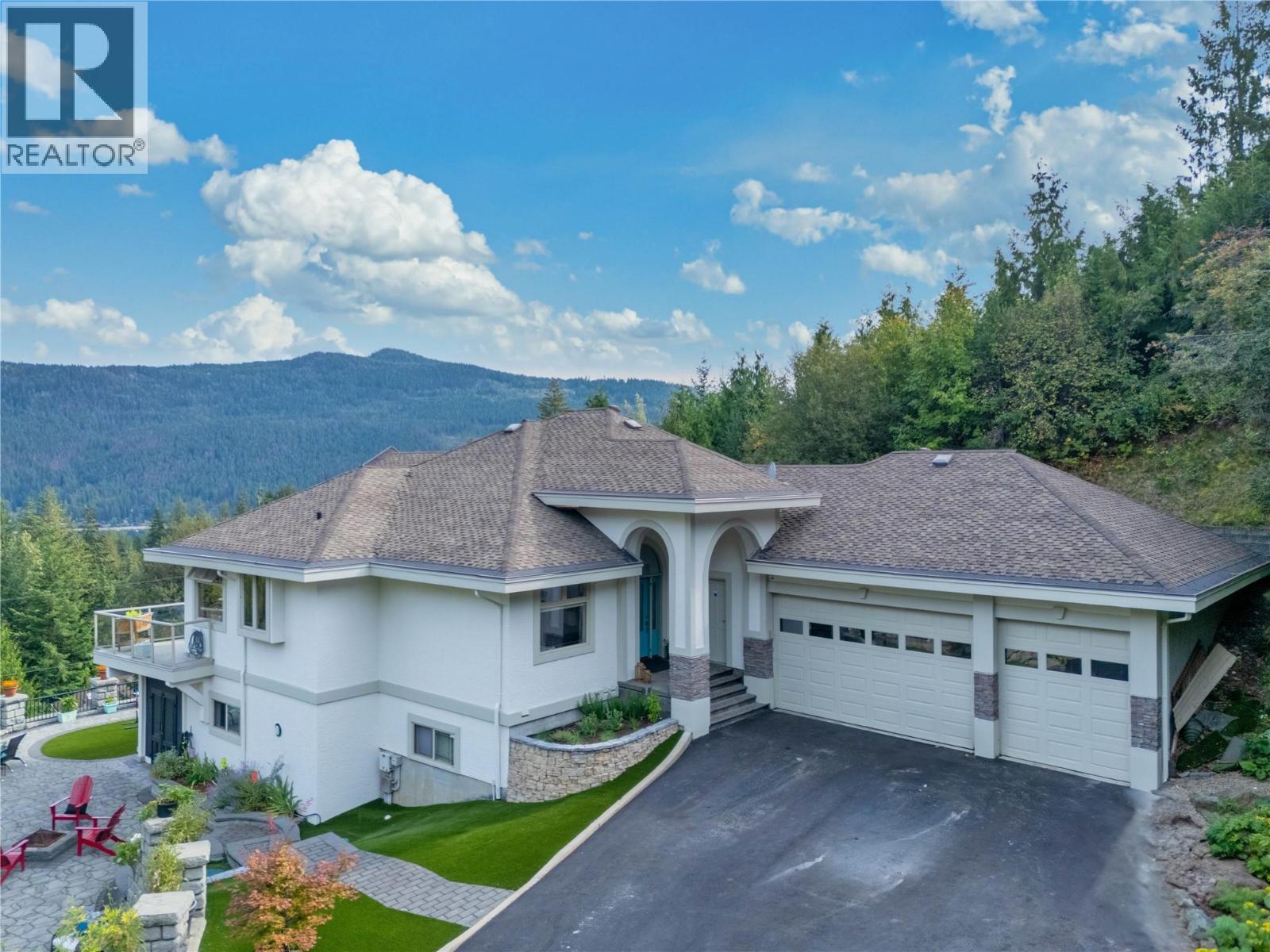 2422 Waverly Drive, Blind Bay, British Columbia  V0E 1H2 - Photo 2 - 10388921