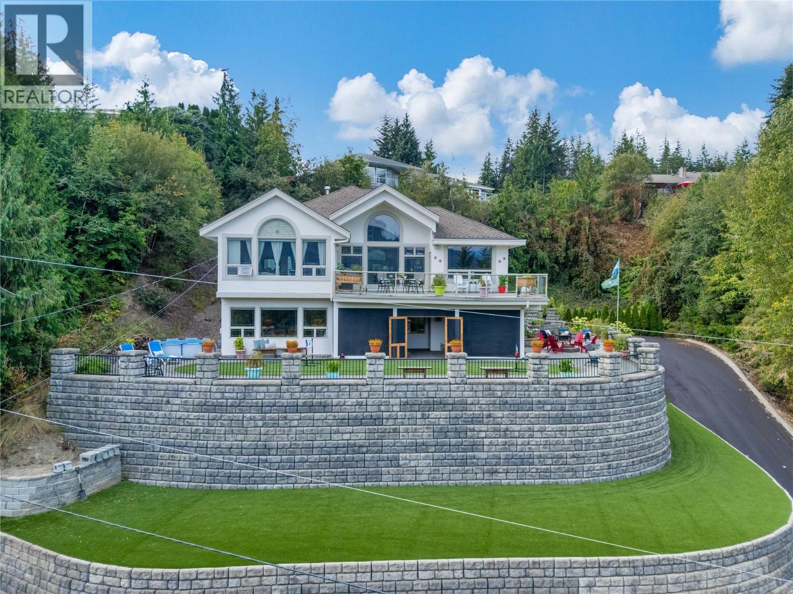 2422 Waverly Drive, Blind Bay, British Columbia  V0E 1H2 - Photo 3 - 10388921