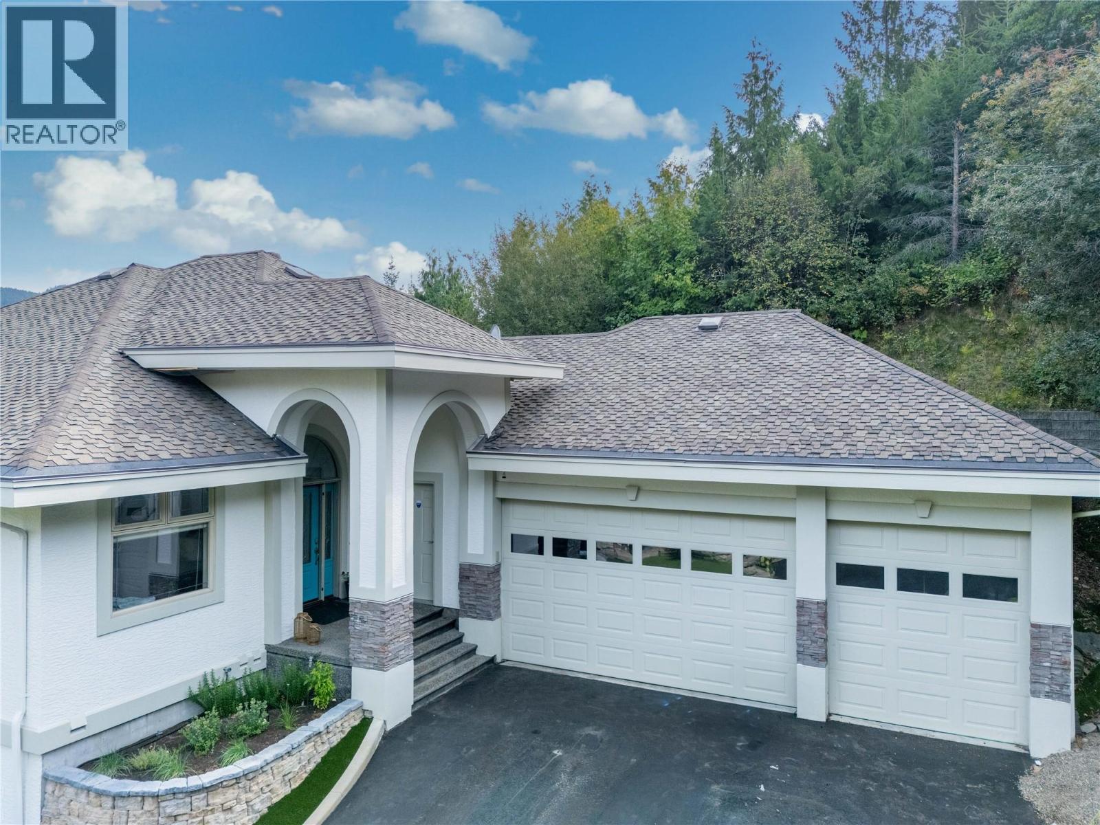 2422 Waverly Drive, Blind Bay, British Columbia  V0E 1H2 - Photo 5 - 10388921