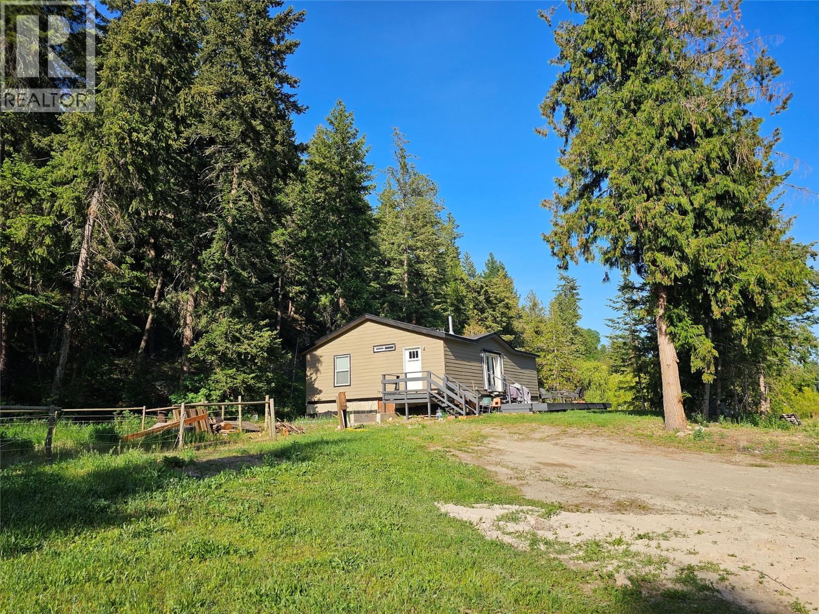 2385 Eva Road, lee creek, British Columbia