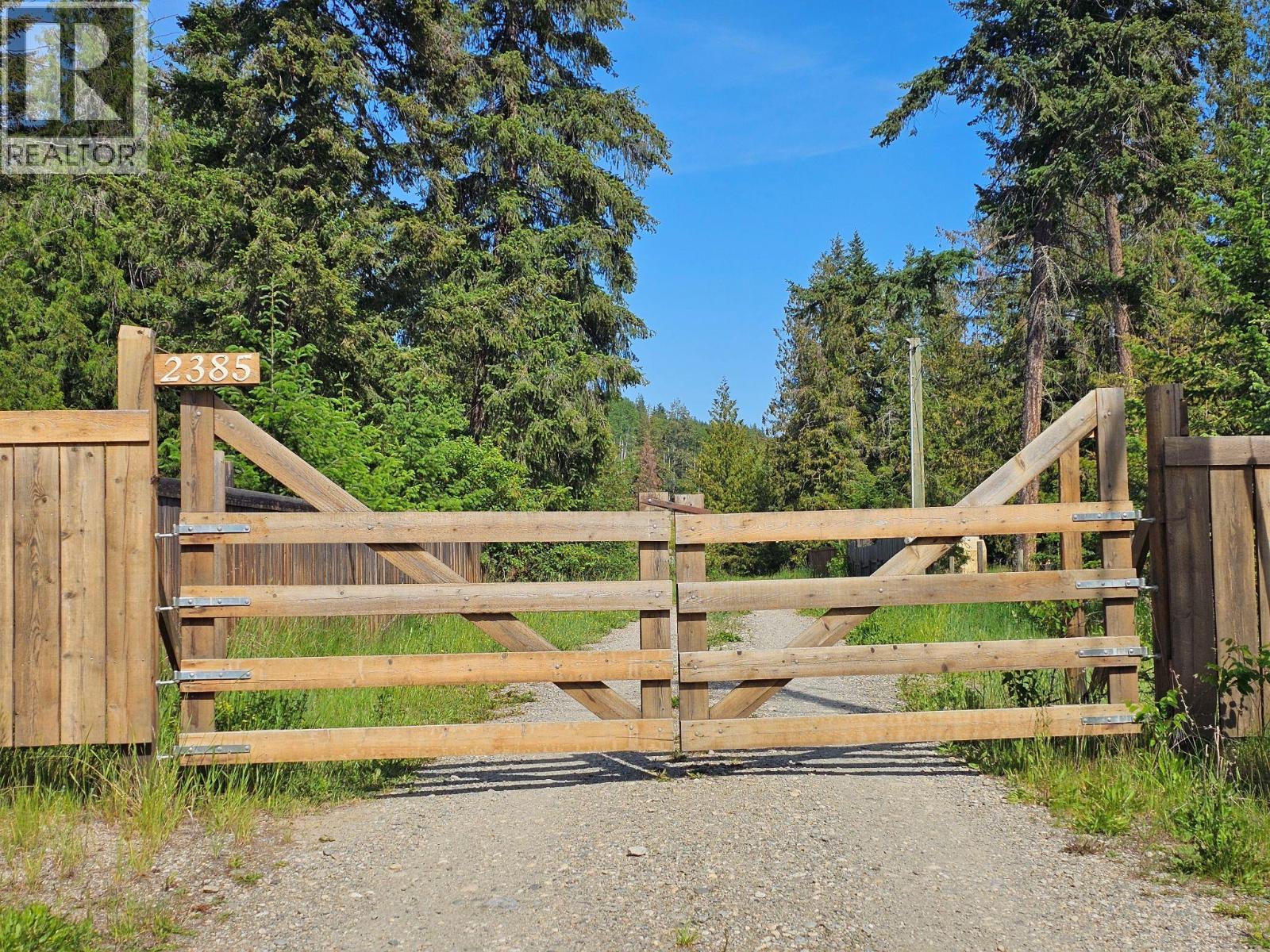 2385 Eva Road, Lee Creek, British Columbia  V0E 1M4 - Photo 2 - 10390764