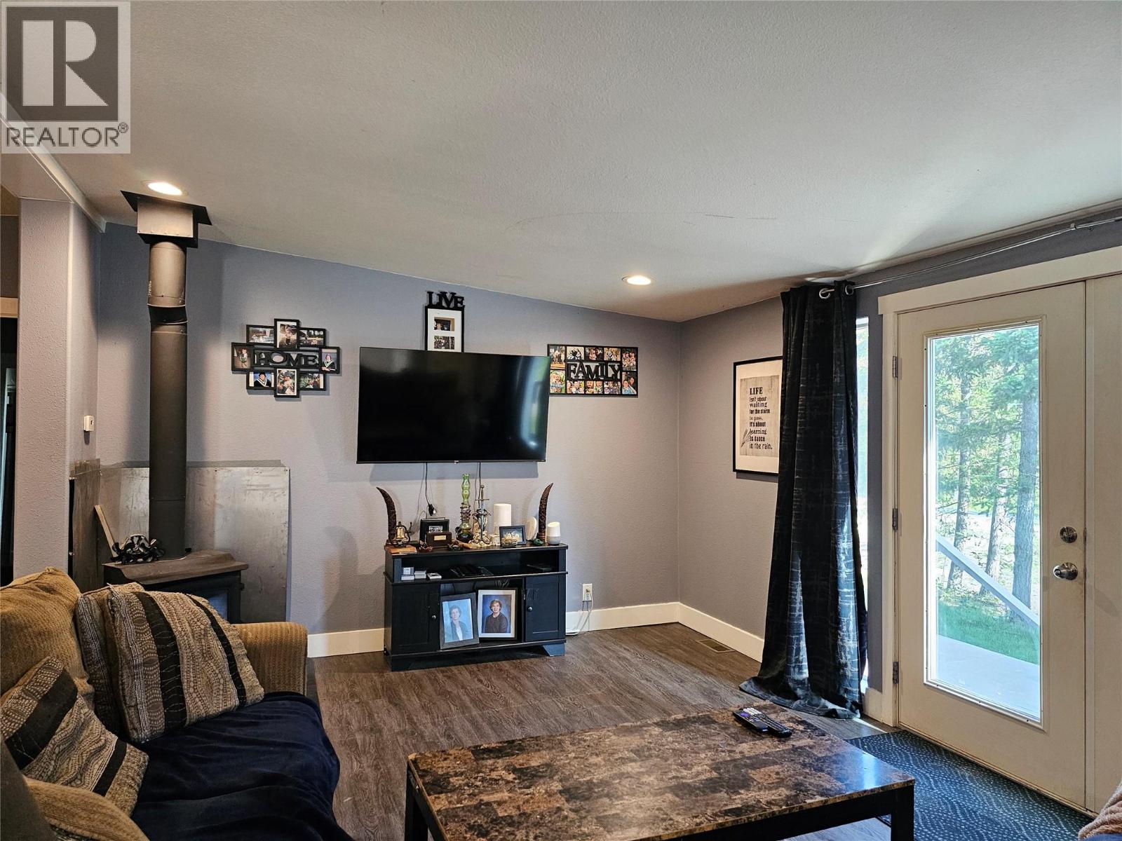 2385 Eva Road, Lee Creek, British Columbia  V0E 1M4 - Photo 39 - 10390764
