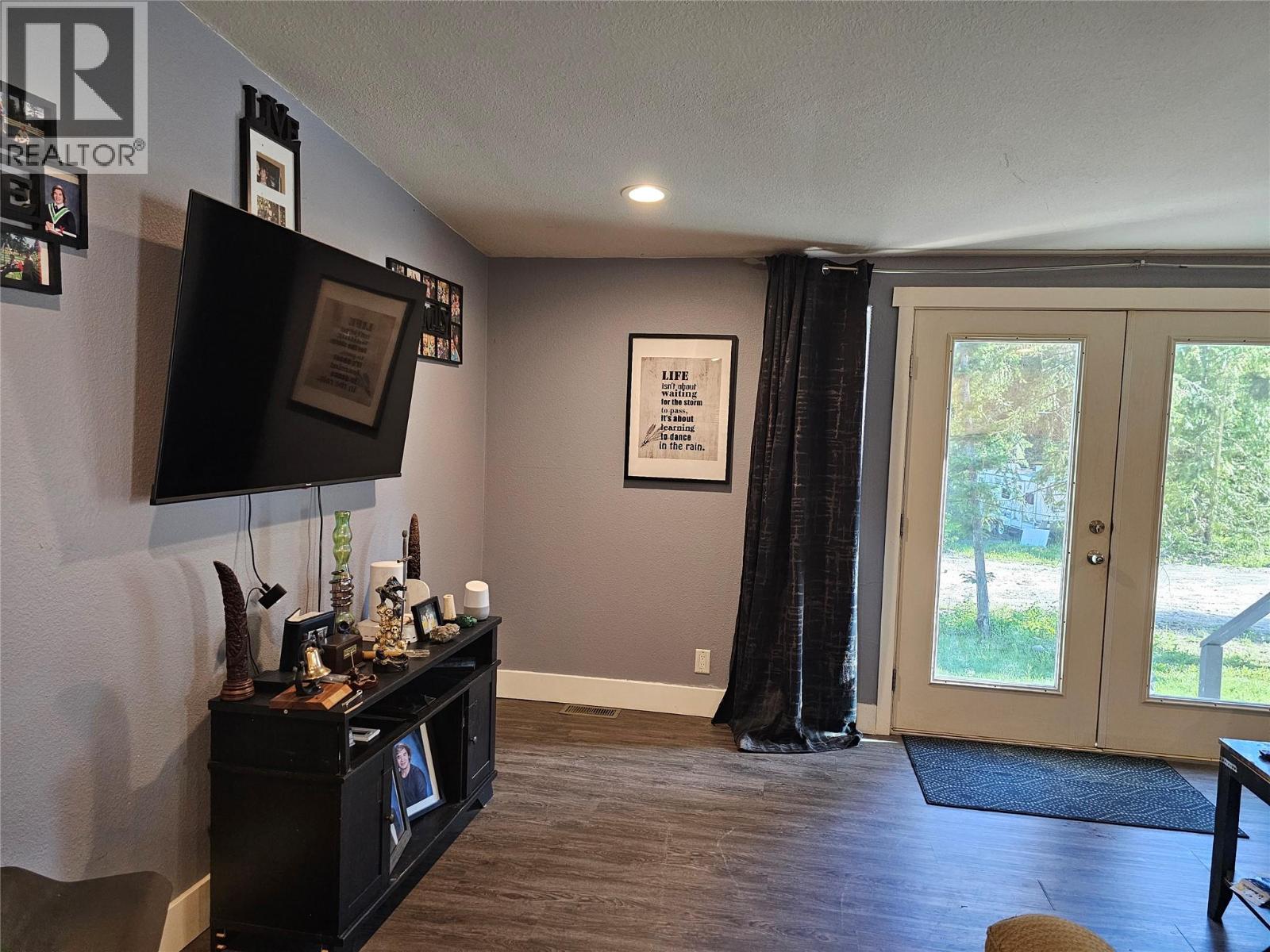 2385 Eva Road, Lee Creek, British Columbia  V0E 1M4 - Photo 40 - 10390764