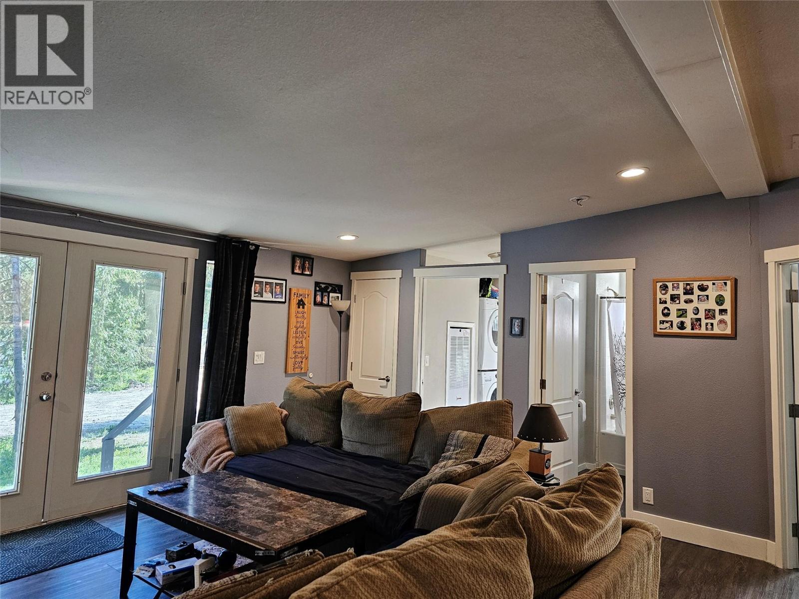 2385 Eva Road, Lee Creek, British Columbia  V0E 1M4 - Photo 42 - 10390764