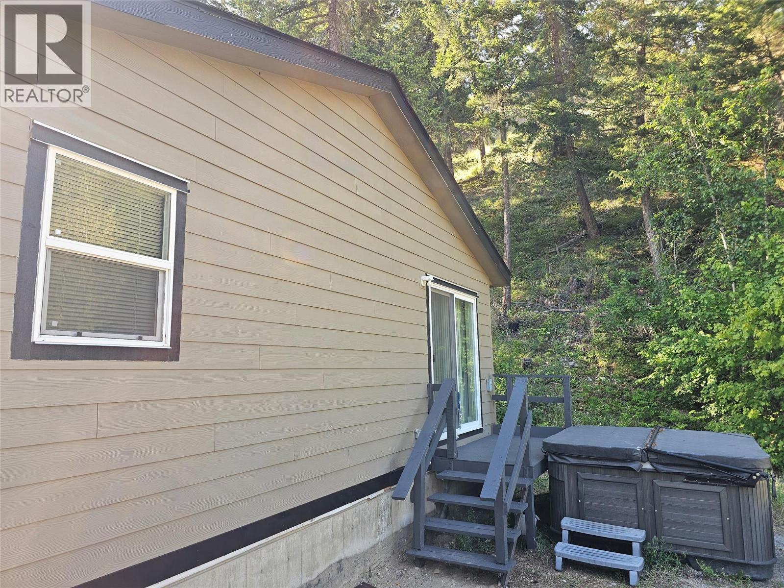2385 Eva Road, Lee Creek, British Columbia  V0E 1M4 - Photo 49 - 10390764