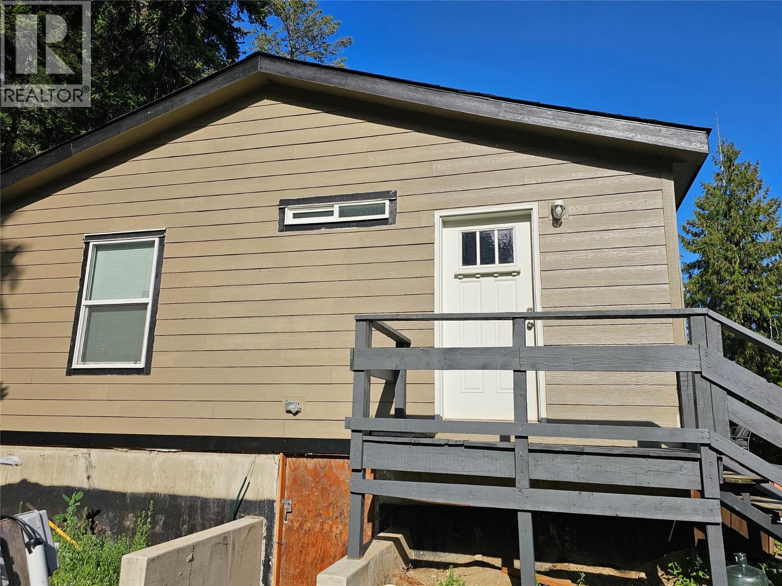 2385 Eva Road, Lee Creek, British Columbia  V0E 1M4 - Photo 51 - 10390764