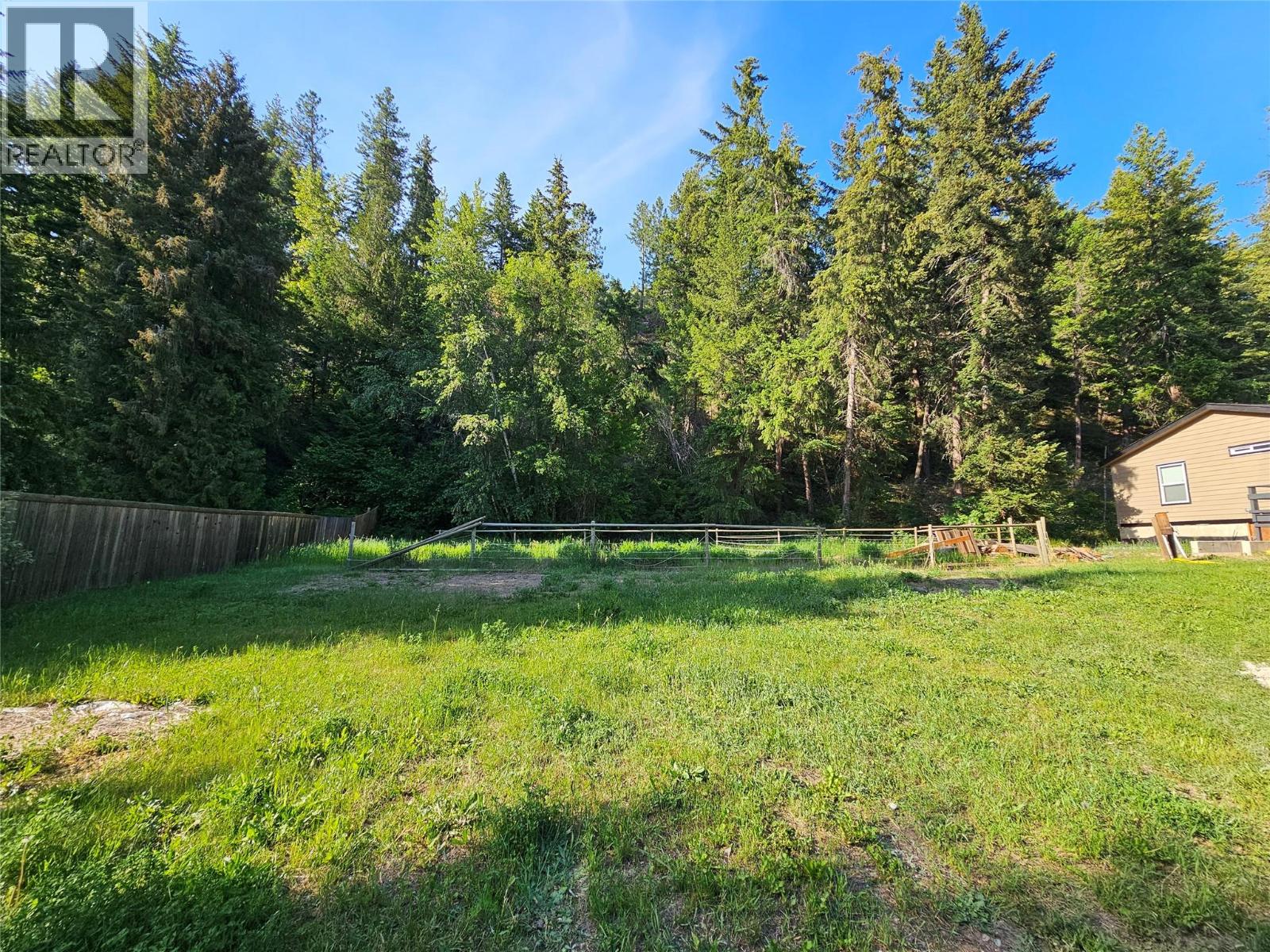 2385 Eva Road, Lee Creek, British Columbia  V0E 1M4 - Photo 53 - 10390764
