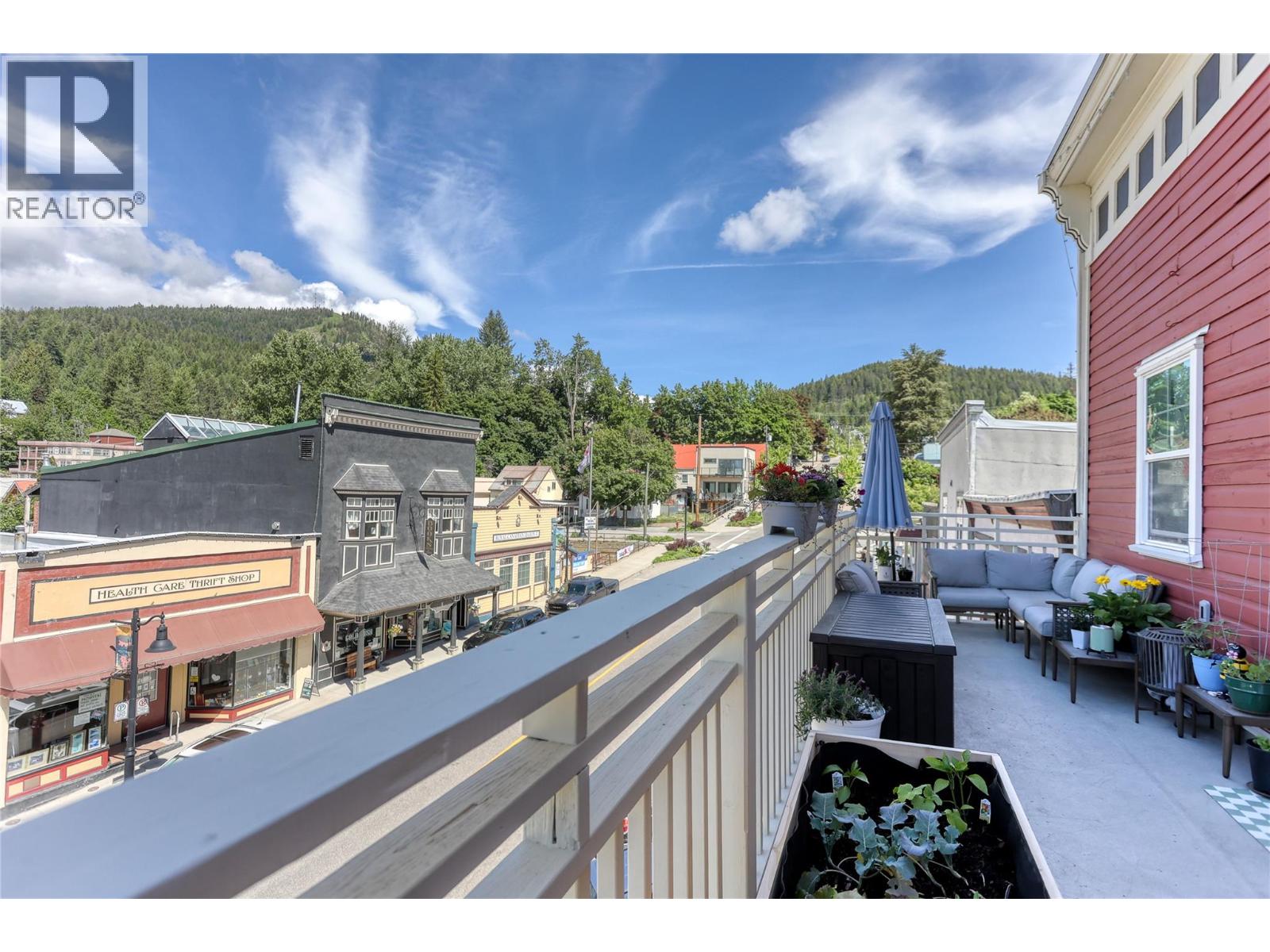 2044 Washington Street Unit# 10, Rossland, British Columbia  V0G 1Y0 - Photo 1 - 10389795