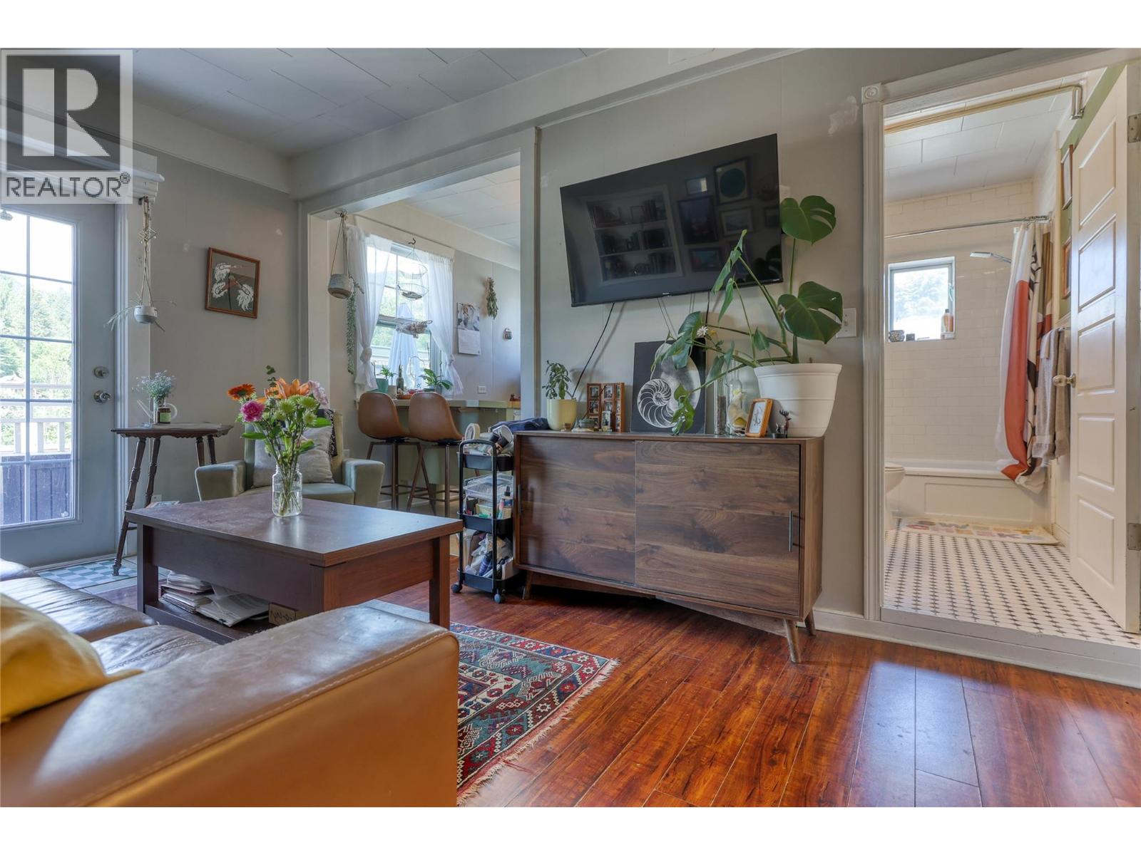2044 Washington Street Unit# 10, Rossland, British Columbia  V0G 1Y0 - Photo 6 - 10389795