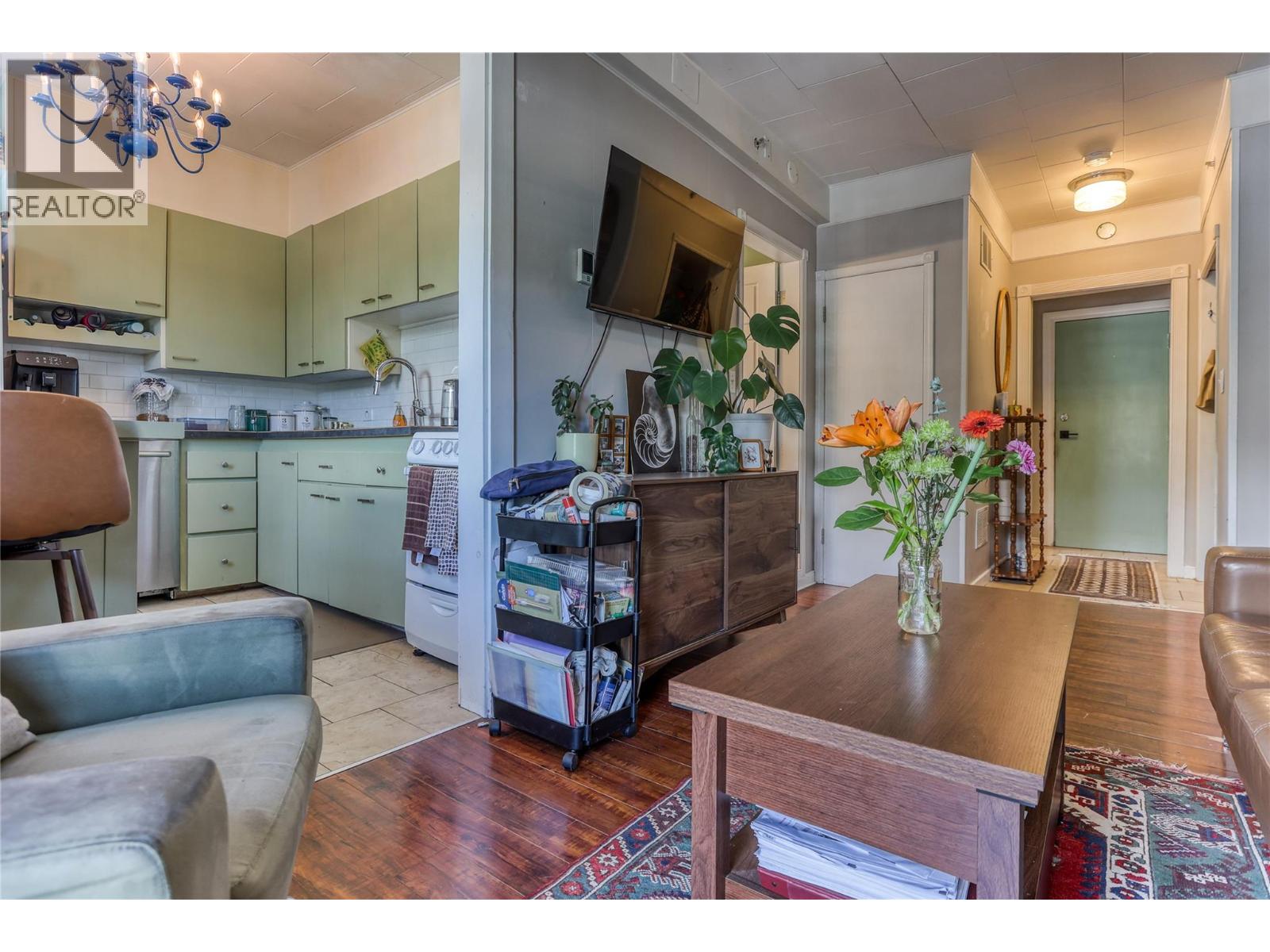 2044 Washington Street Unit# 10, Rossland, British Columbia  V0G 1Y0 - Photo 8 - 10389795