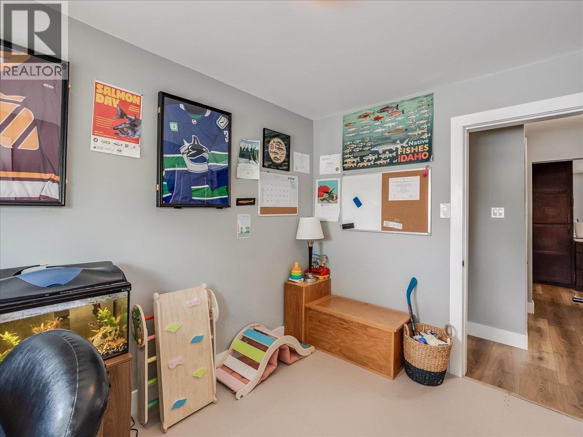 856 7th Avenue, Castlegar, British Columbia  V1N 1R9 - Photo 29 - 10390813