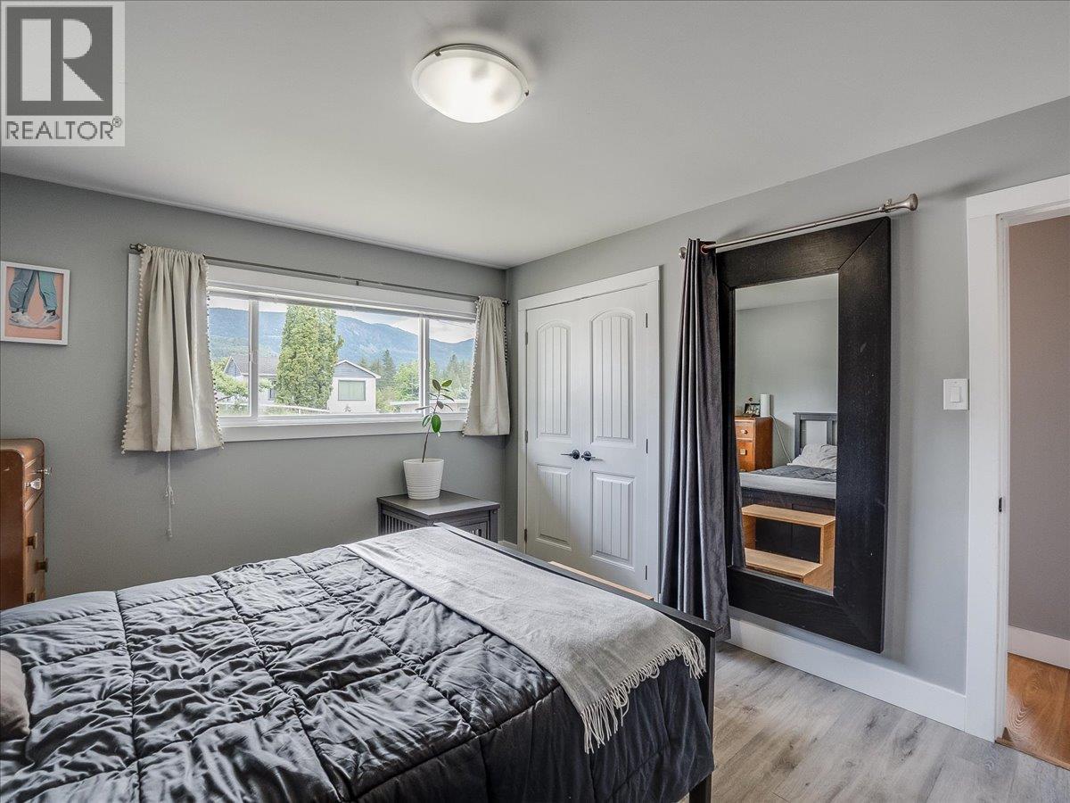 856 7th Avenue, Castlegar, British Columbia  V1N 1R9 - Photo 31 - 10390813