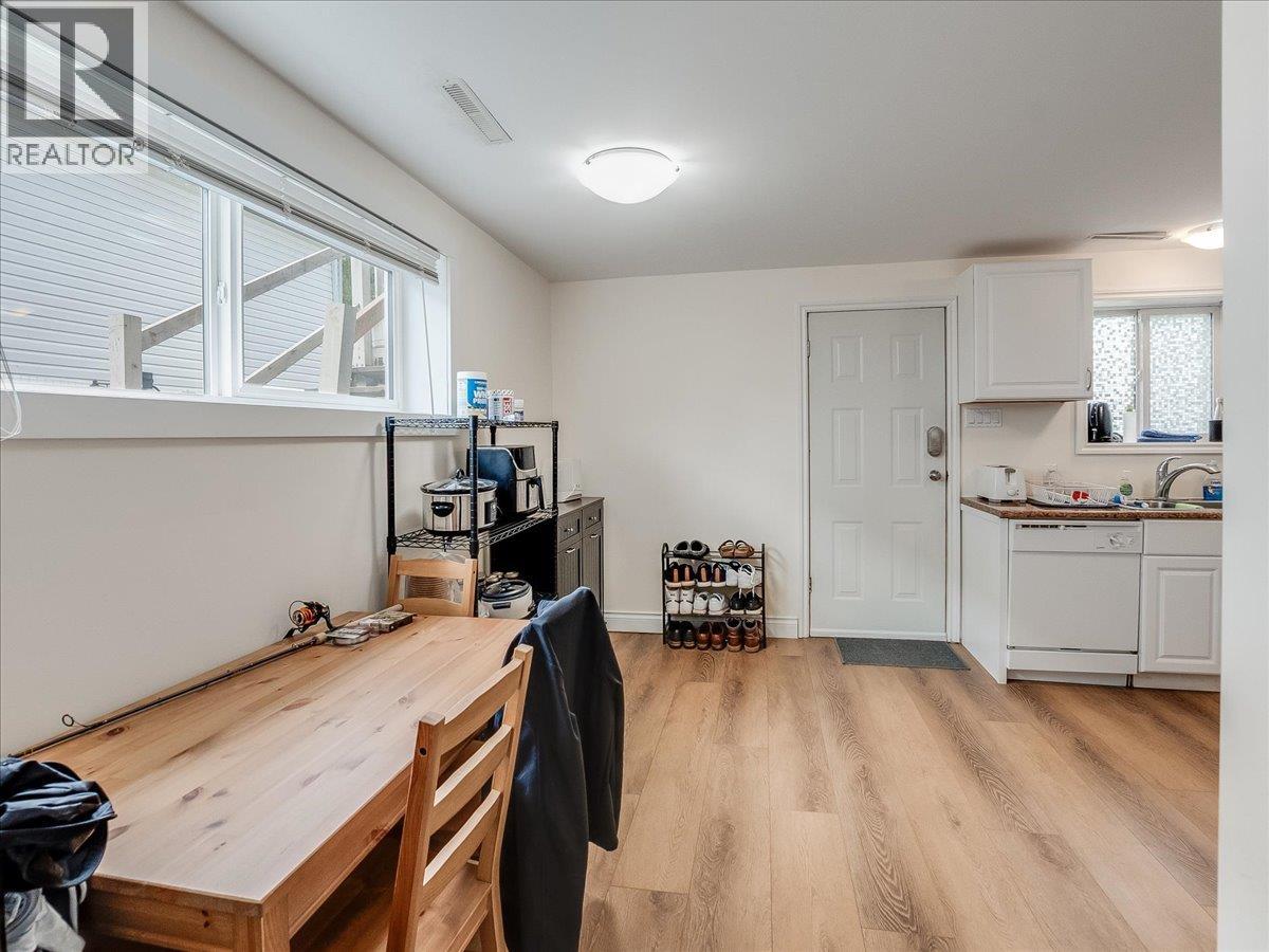 856 7th Avenue, Castlegar, British Columbia  V1N 1R9 - Photo 38 - 10390813