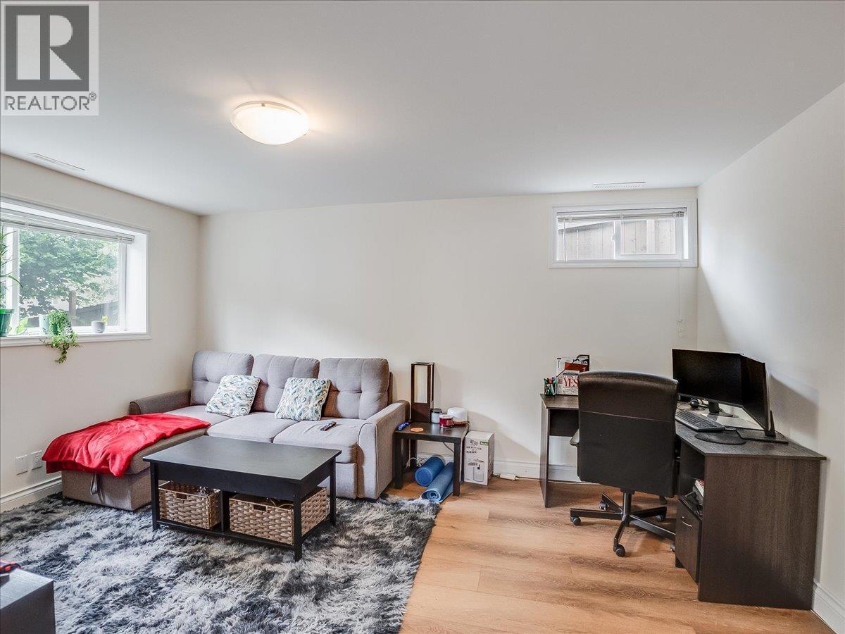 856 7th Avenue, Castlegar, British Columbia  V1N 1R9 - Photo 45 - 10390813