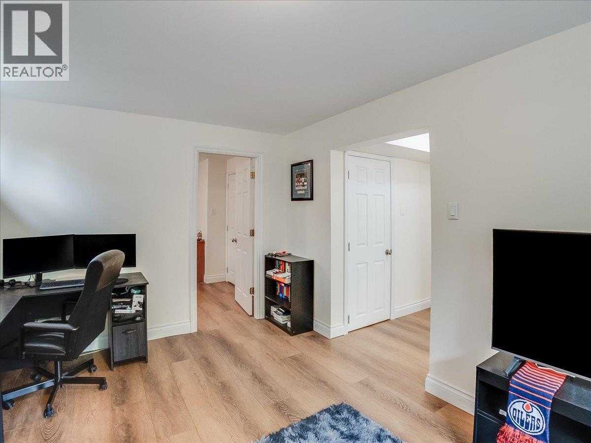 856 7th Avenue, Castlegar, British Columbia  V1N 1R9 - Photo 47 - 10390813