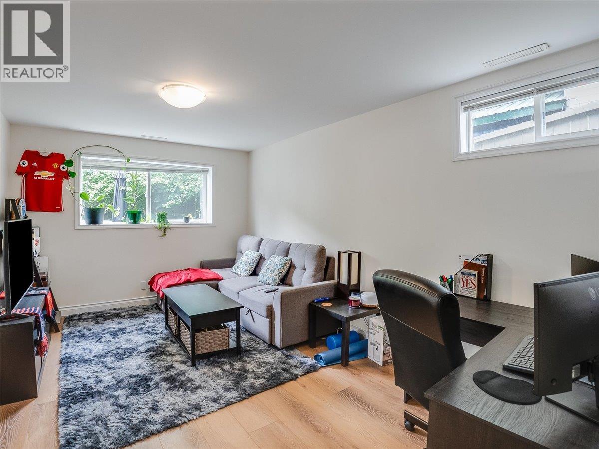 856 7th Avenue, Castlegar, British Columbia  V1N 1R9 - Photo 48 - 10390813