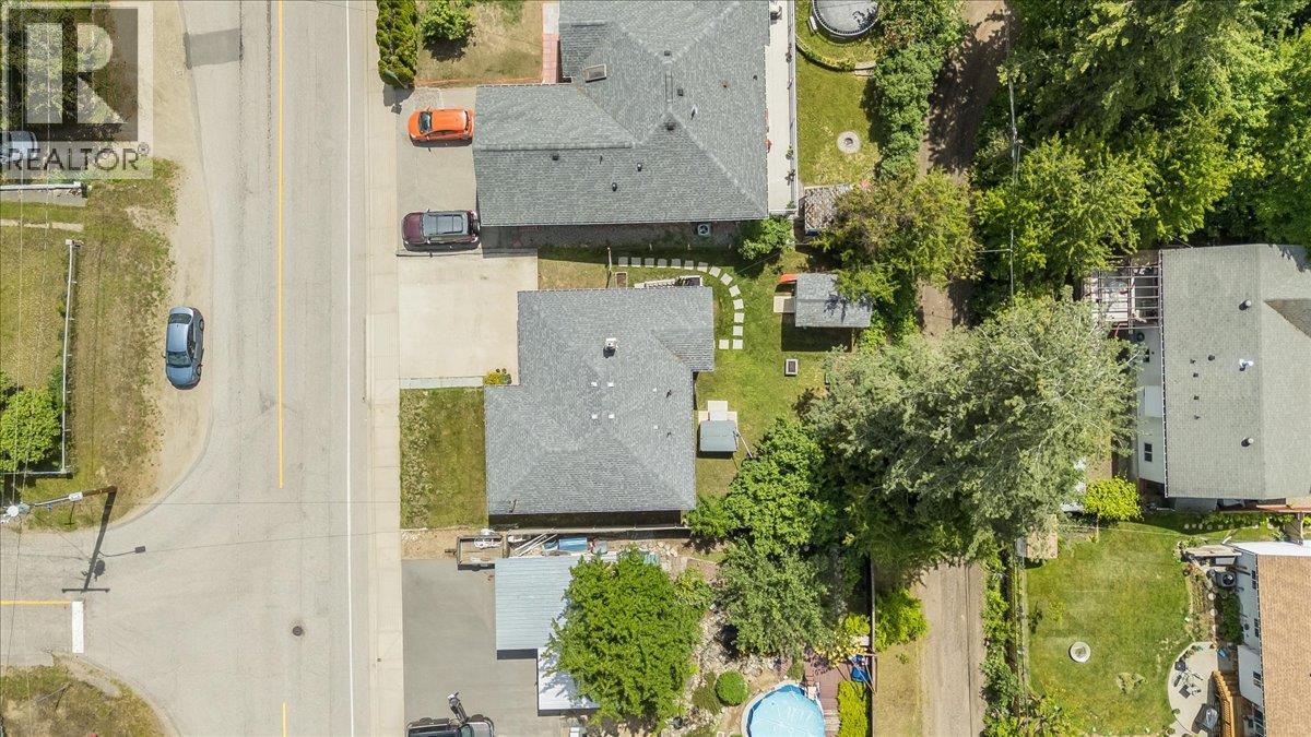 856 7th Avenue, Castlegar, British Columbia  V1N 1R9 - Photo 64 - 10390813