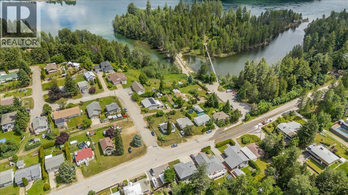 856 7th Avenue, Castlegar, British Columbia  V1N 1R9 - Photo 65 - 10390813