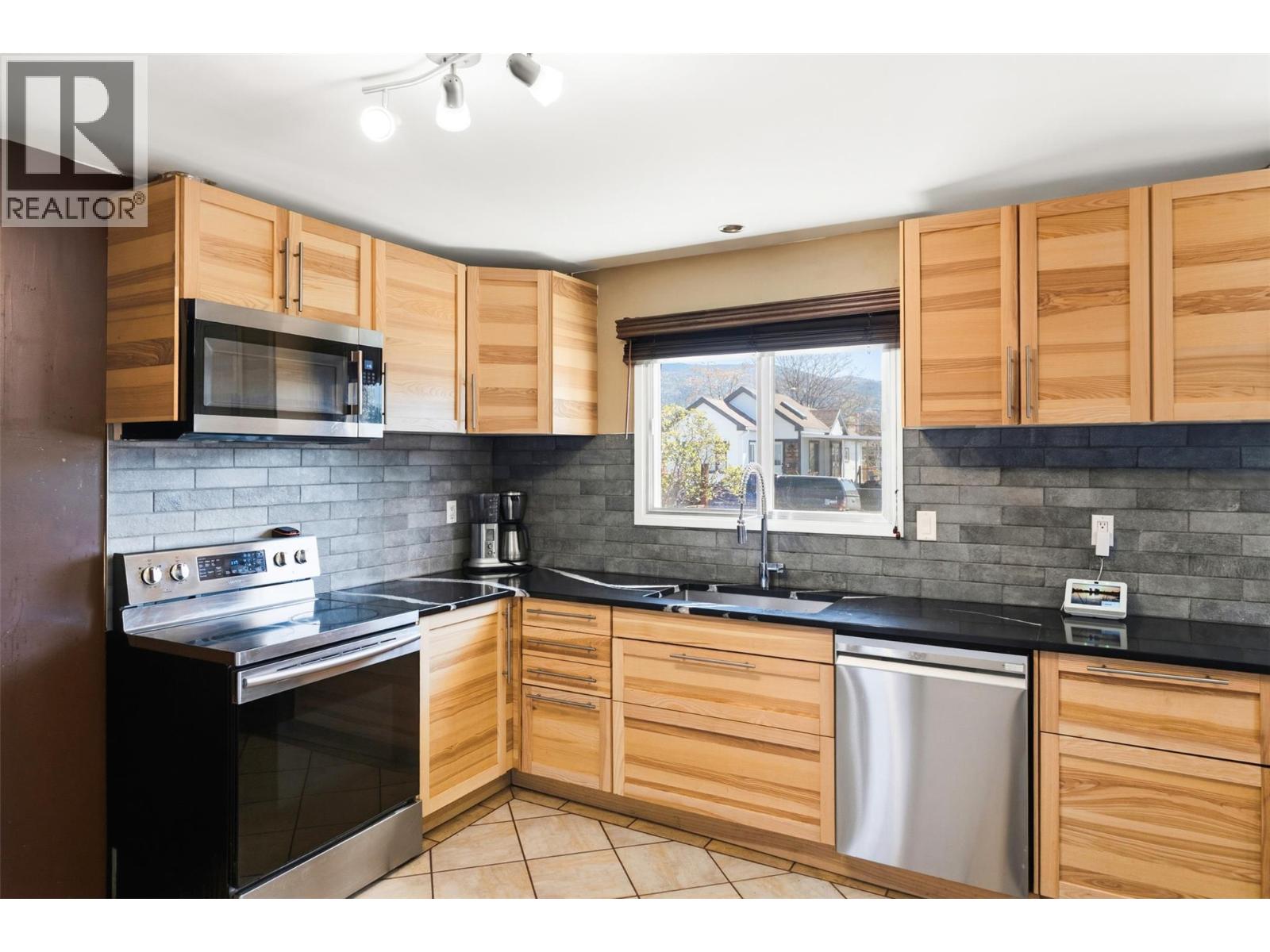 459 Penticton Avenue, Penticton, British Columbia  V2A 2M5 - Photo 19 - 10390355