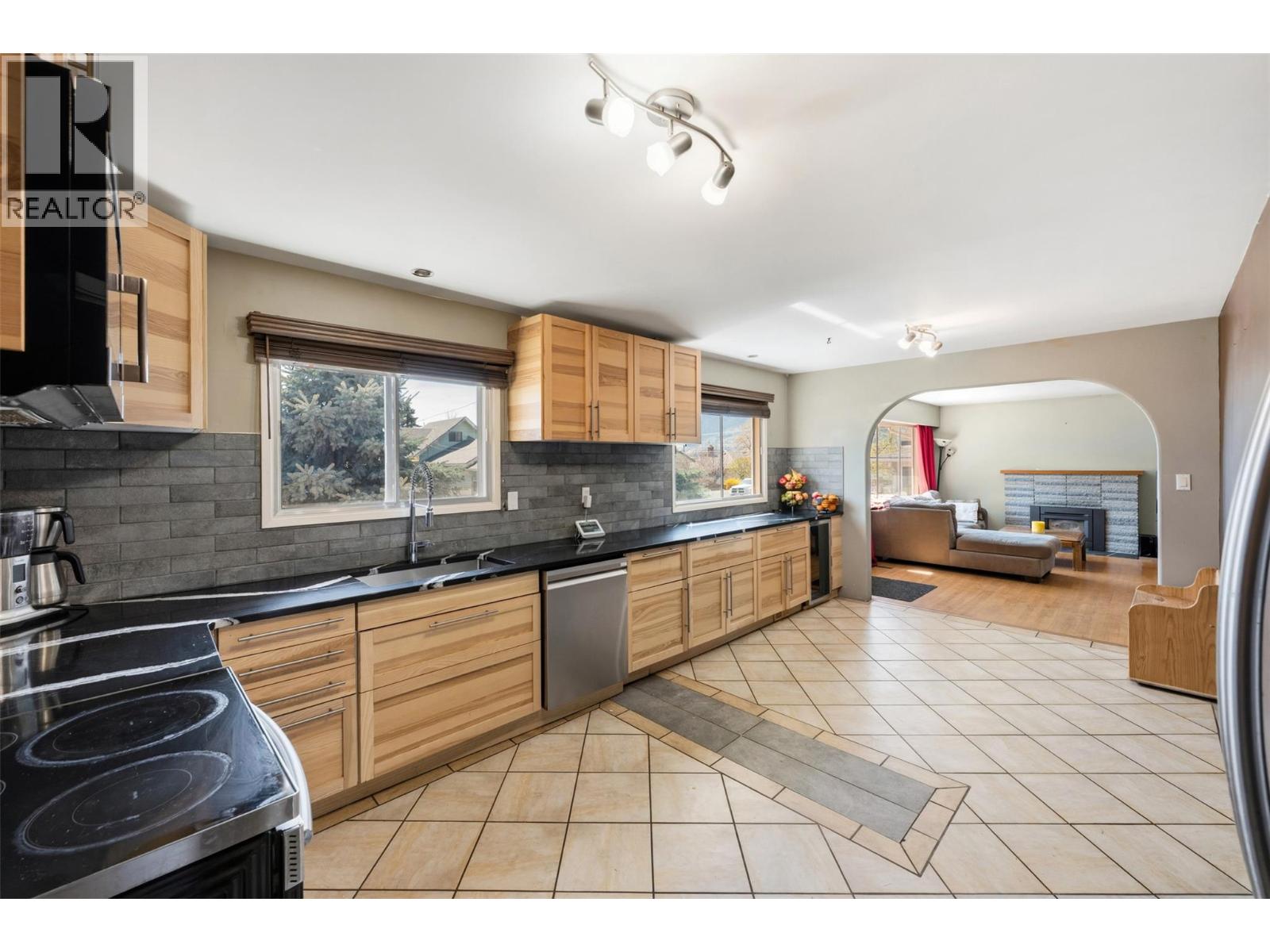 459 Penticton Avenue, Penticton, British Columbia  V2A 2M5 - Photo 4 - 10390355
