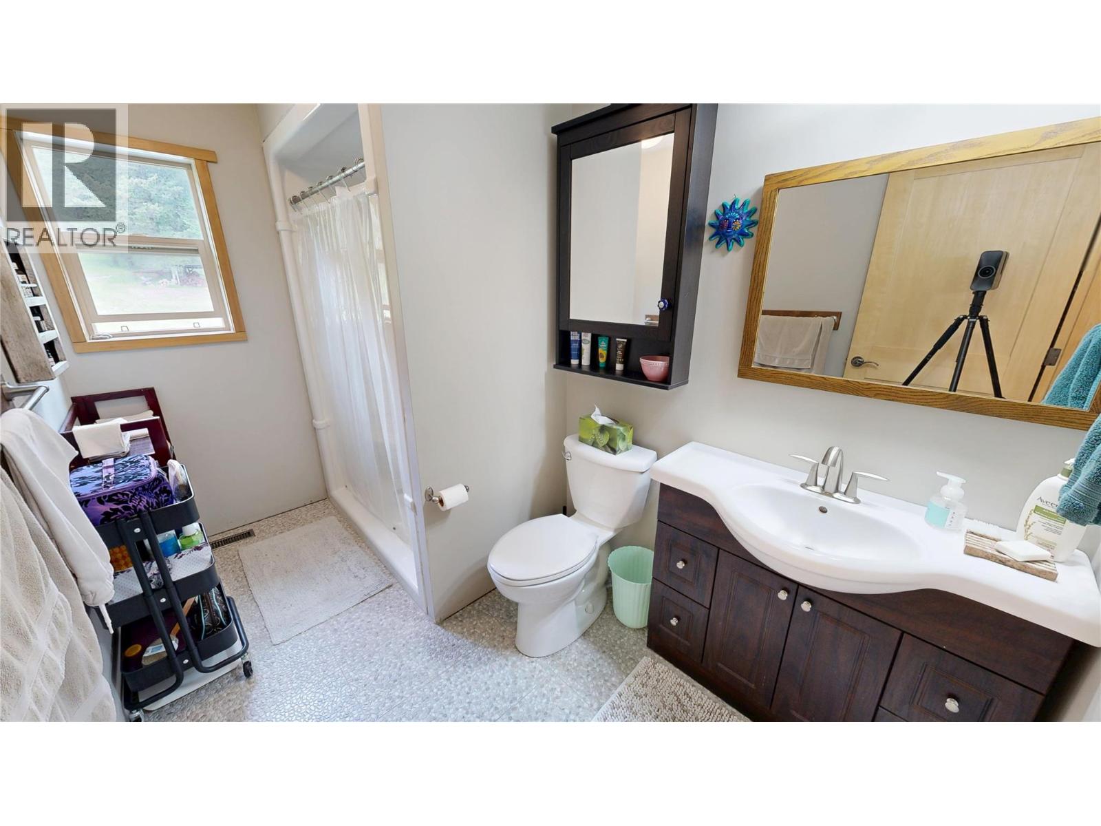 2660 95 Highway, Brisco, British Columbia  V0A 1B0 - Photo 19 - 10390601
