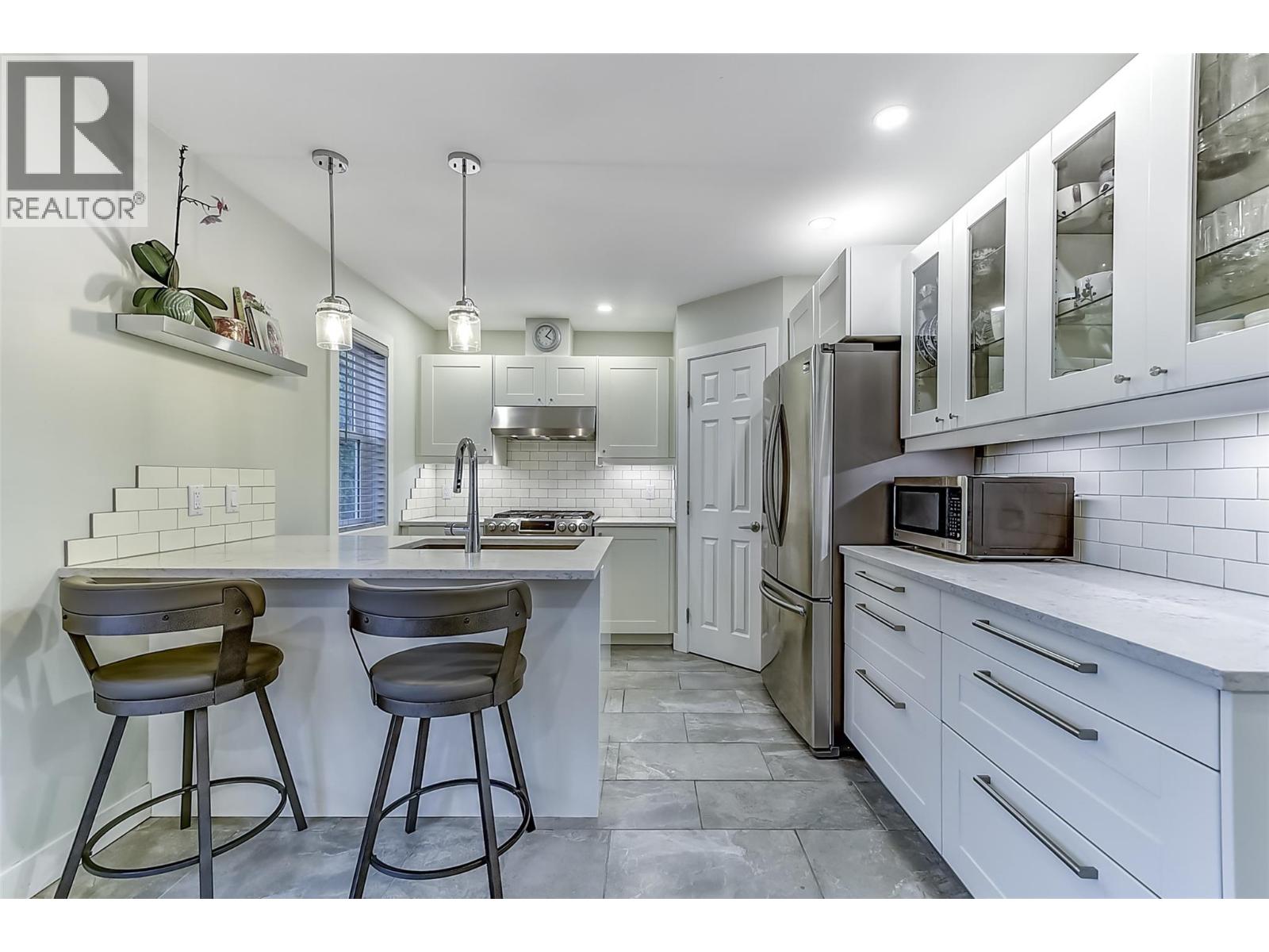 2202 Aberdeen Street, Kelowna, British Columbia  V1Y 2T4 - Photo 4 - 10390422
