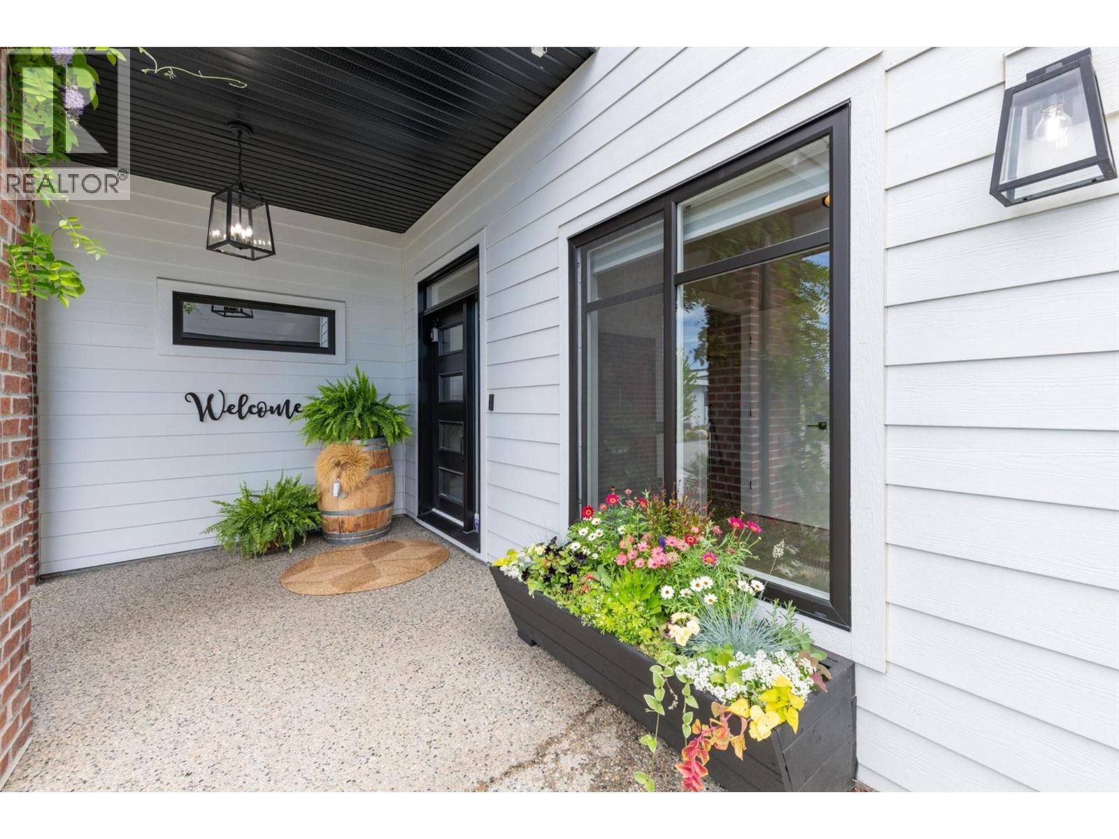 743 Deans Drive, Kelowna, British Columbia  V1P 1A1 - Photo 4 - 10390557