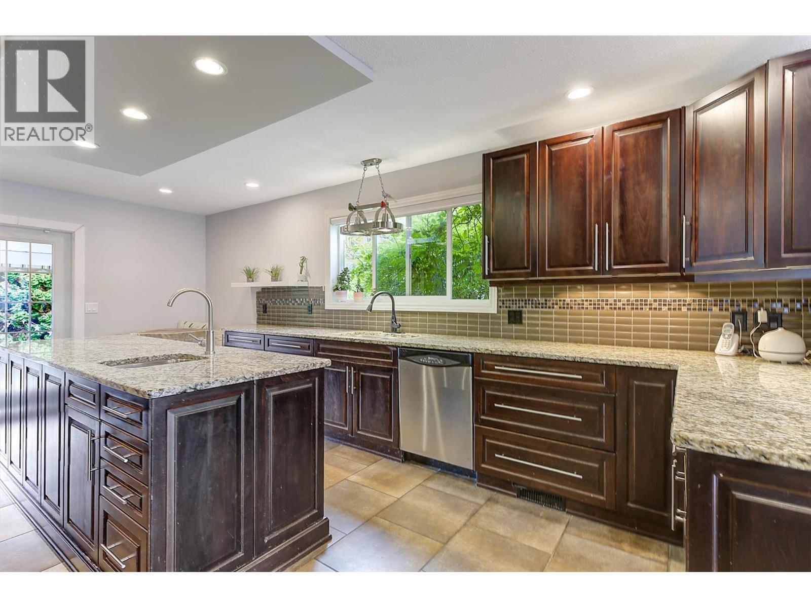 3430 Silverberry Road, Kelowna, British Columbia  V1W 3V5 - Photo 8 - 10390277