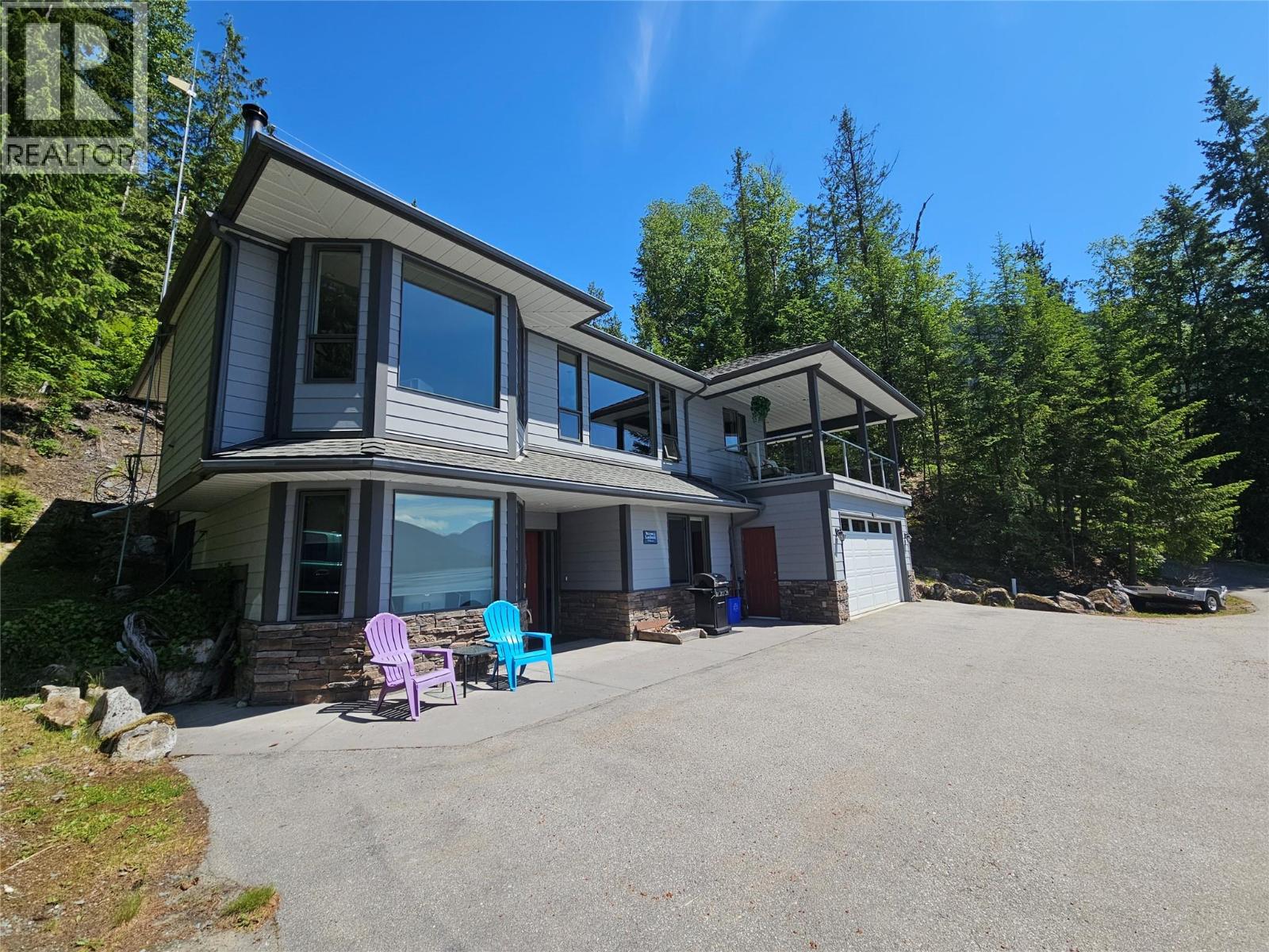 1710 6 Highway, nakusp, British Columbia