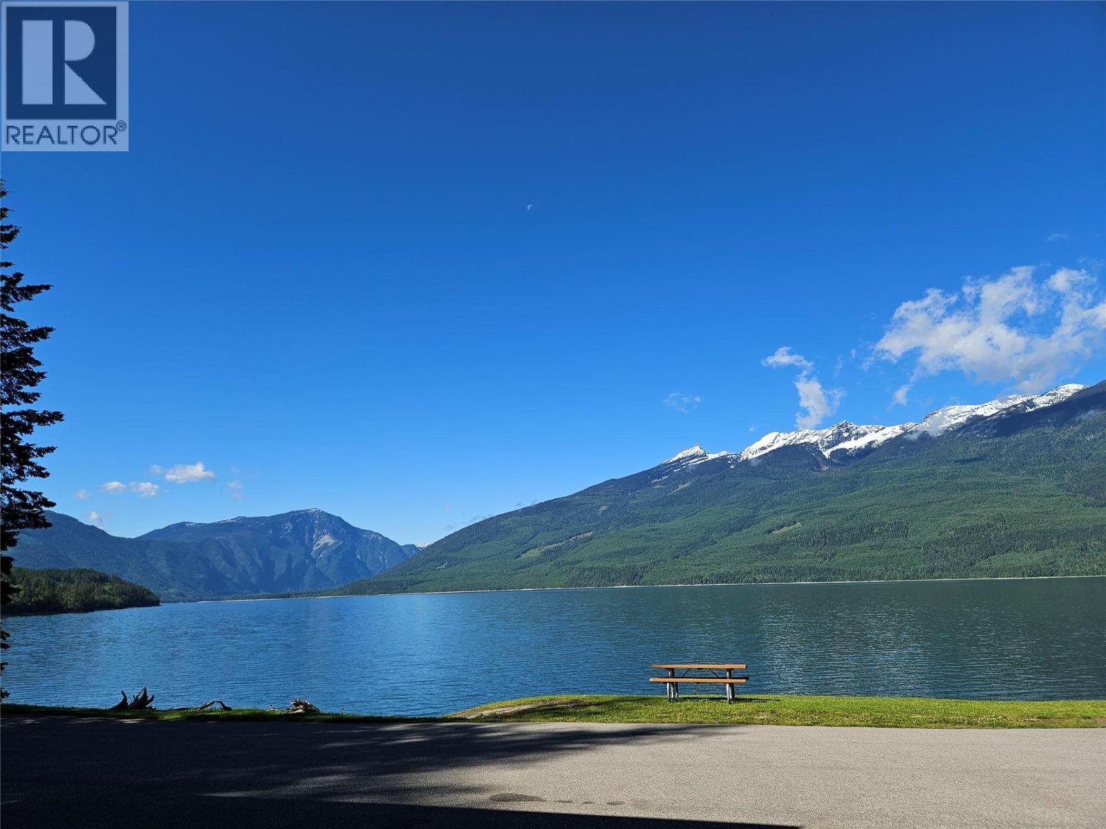 1710 6 Highway, Nakusp, British Columbia  V0G 1R1 - Photo 2 - 10390754