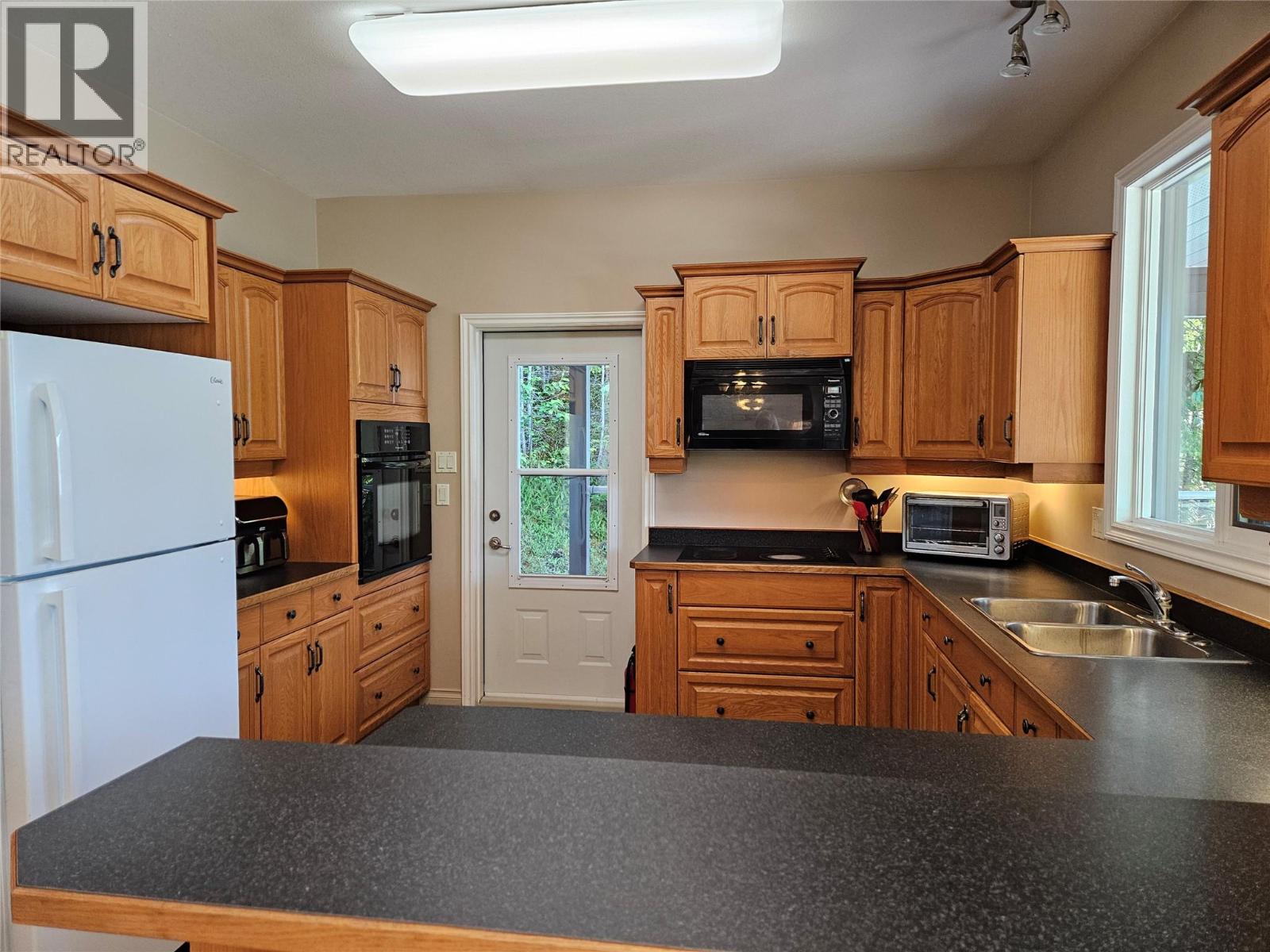1710 6 Highway, Nakusp, British Columbia  V0G 1R1 - Photo 6 - 10390754