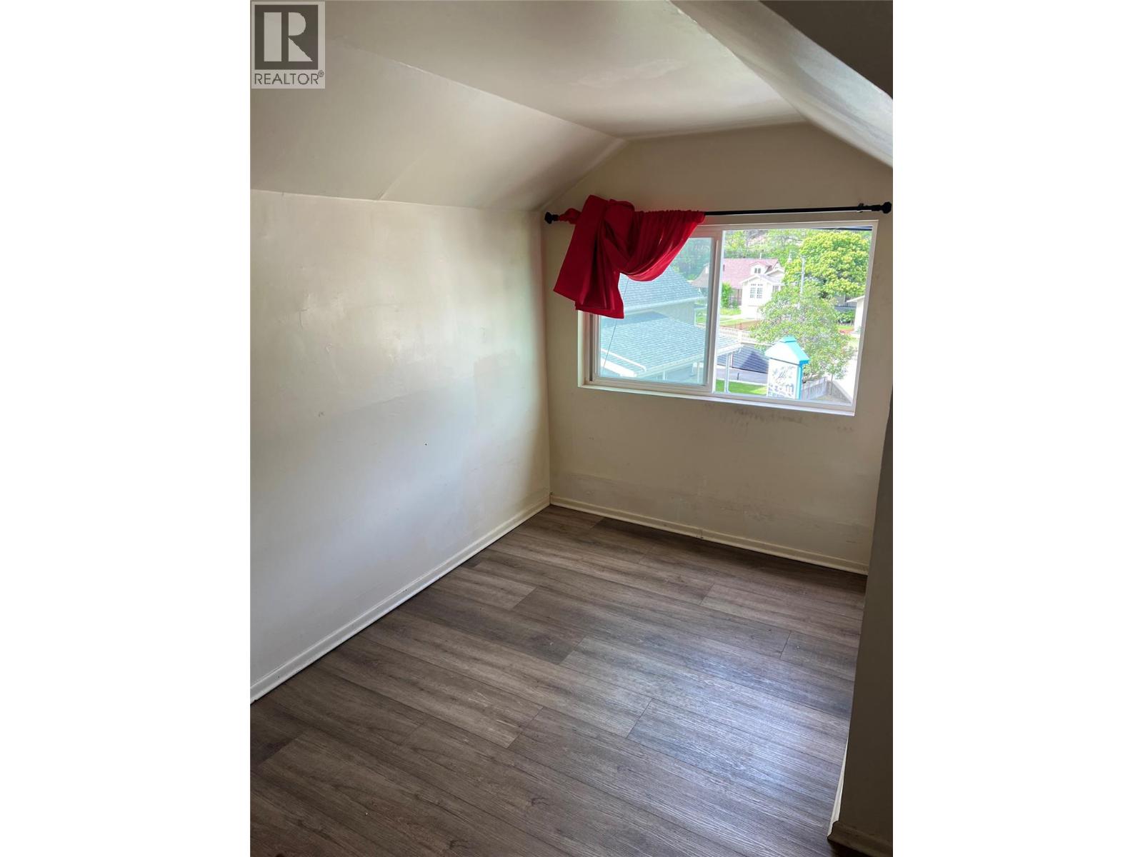 264 Old Rossland Avenue, Trail, British Columbia  V1R 3M7 - Photo 12 - 10390689
