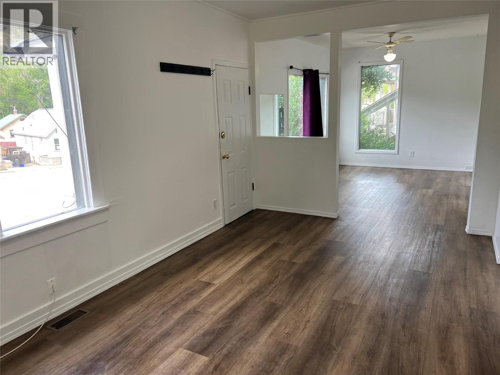 264 Old Rossland Avenue, Trail, British Columbia  V1R 3M7 - Photo 3 - 10390689