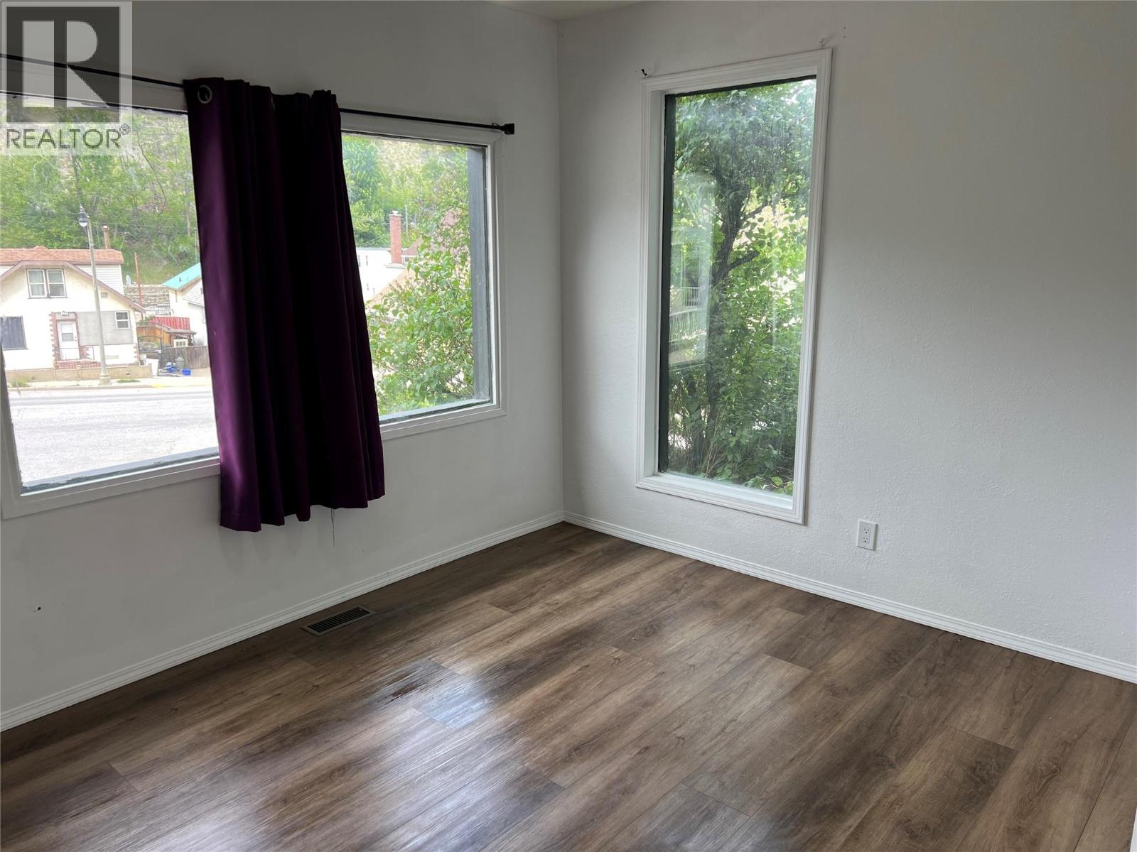 264 Old Rossland Avenue, Trail, British Columbia  V1R 3M7 - Photo 4 - 10390689