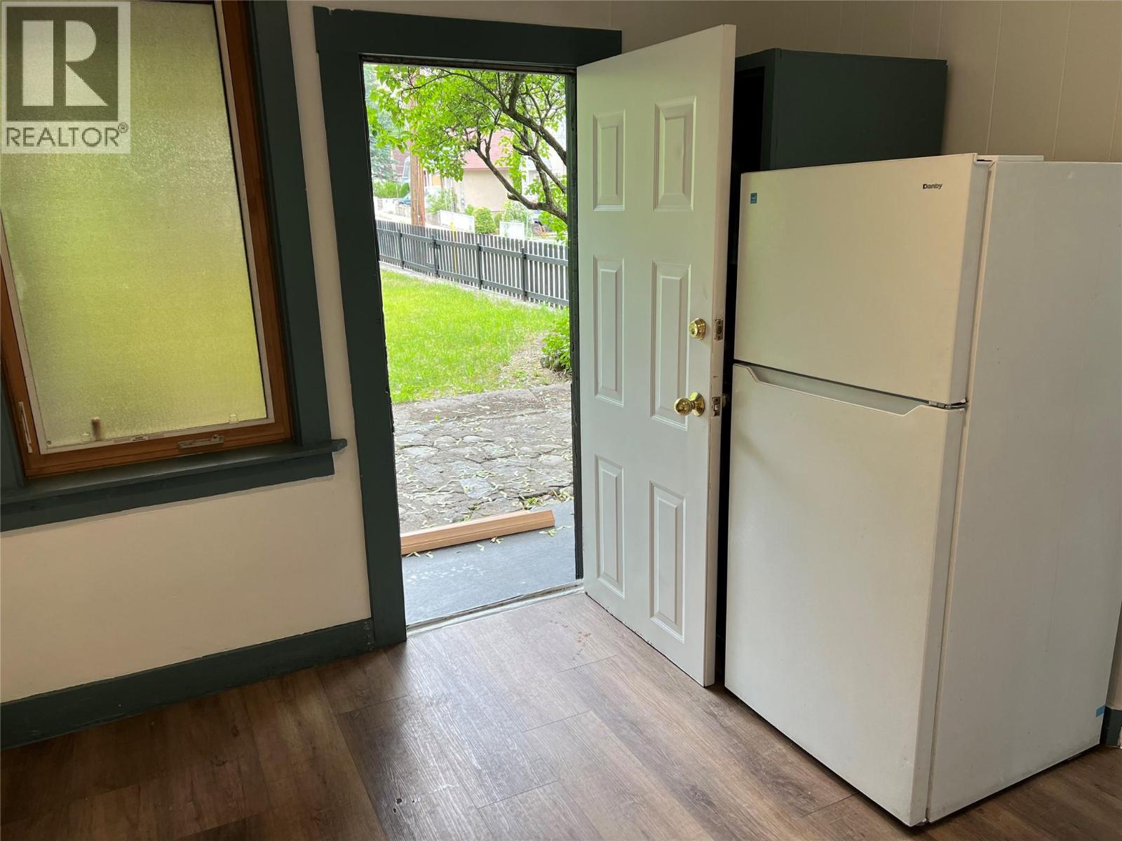 264 Old Rossland Avenue, Trail, British Columbia  V1R 3M7 - Photo 8 - 10390689