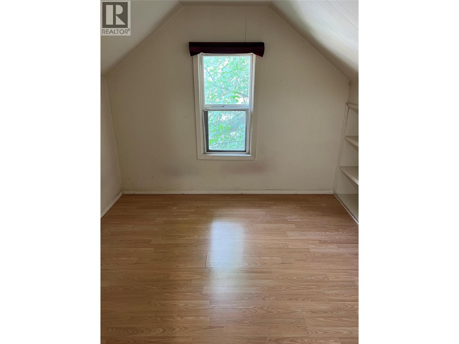 264 Old Rossland Avenue, Trail, British Columbia  V1R 3M7 - Photo 9 - 10390689