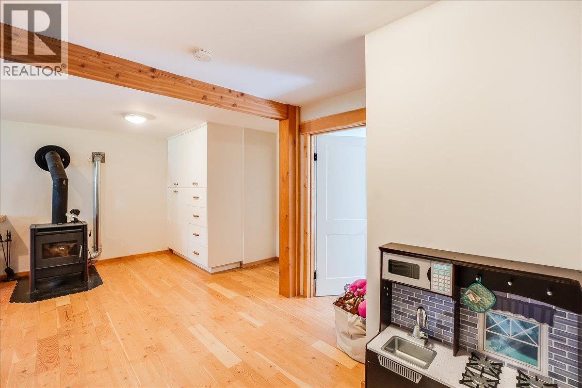 233 D Avenue, Kaslo, British Columbia  V0G 1M0 - Photo 28 - 10390154