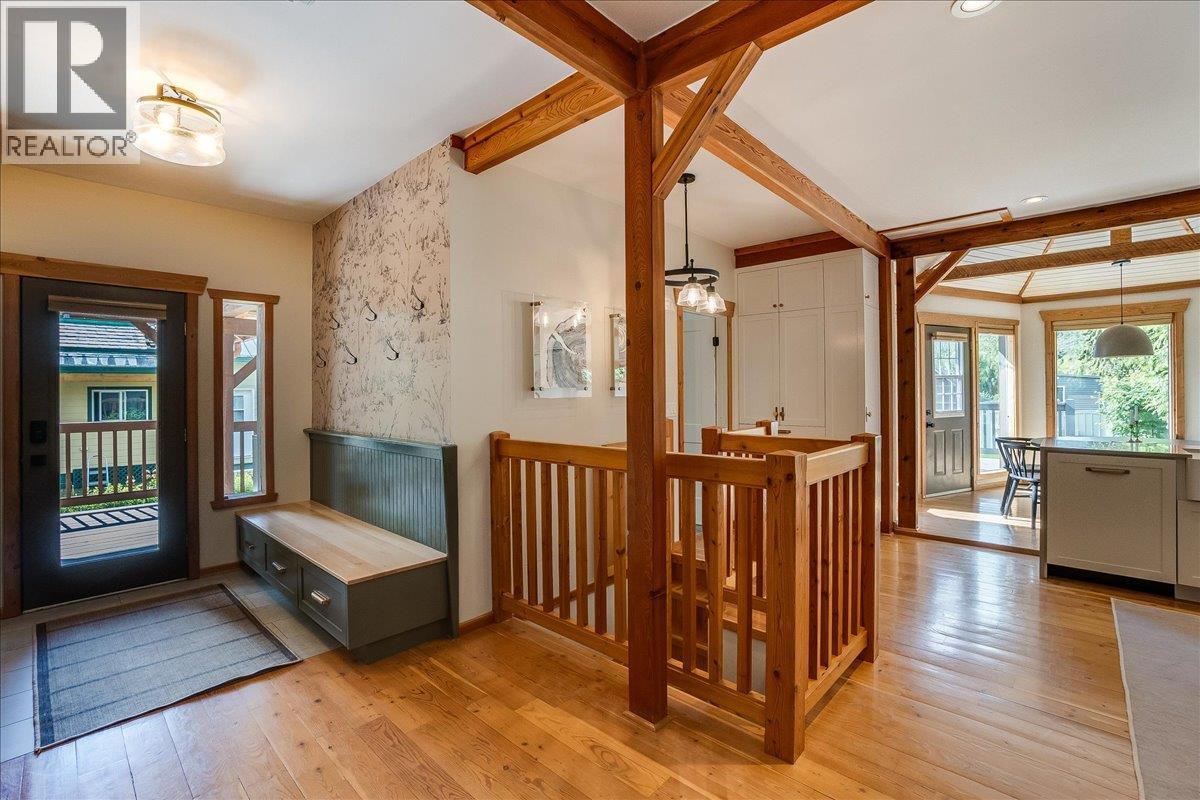 233 D Avenue, Kaslo, British Columbia  V0G 1M0 - Photo 4 - 10390154
