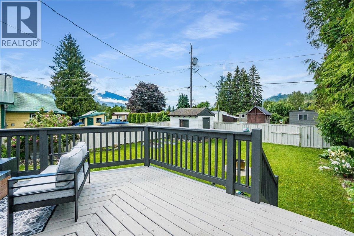 233 D Avenue, Kaslo, British Columbia  V0G 1M0 - Photo 40 - 10390154