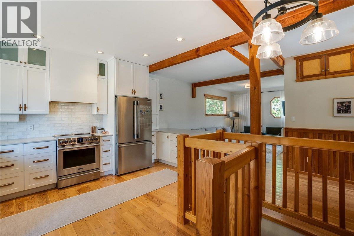 233 D Avenue, Kaslo, British Columbia  V0G 1M0 - Photo 7 - 10390154