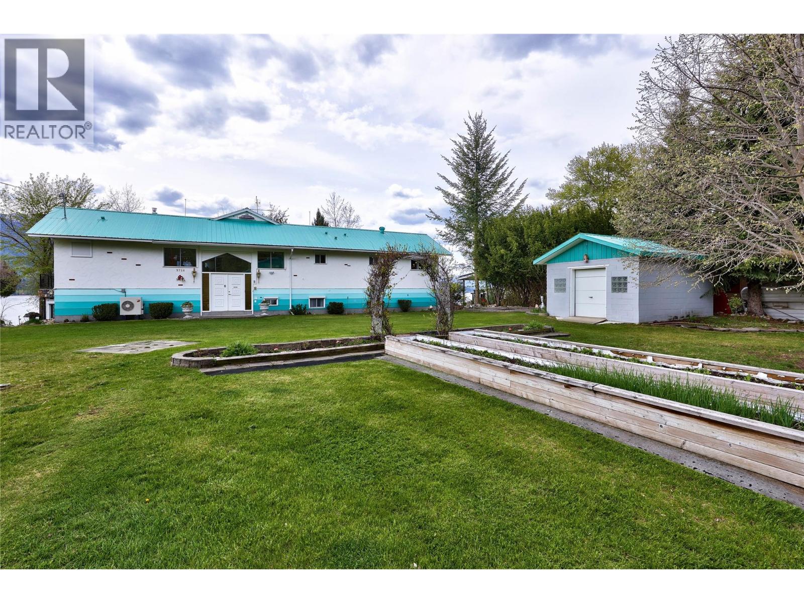3726 Zinck Road, Scotch Creek, British Columbia  V0E 1M5 - Photo 10 - 10390752