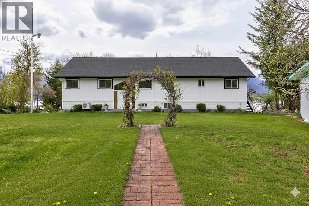 3726 Zinck Road, Scotch Creek, British Columbia  V0E 1M5 - Photo 13 - 10390752