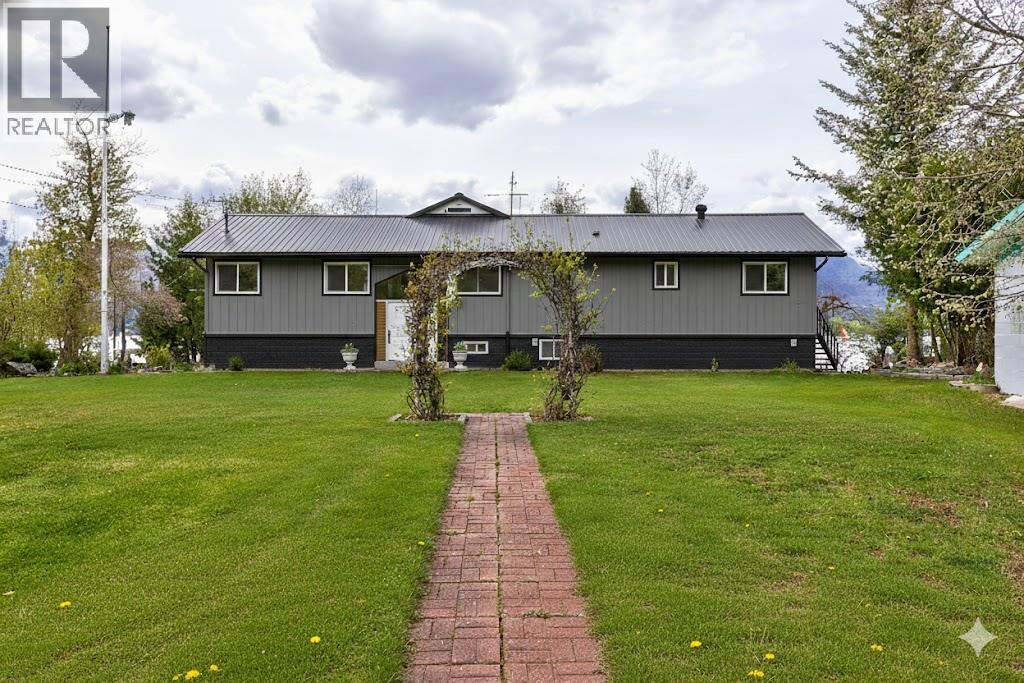 3726 Zinck Road, Scotch Creek, British Columbia  V0E 1M5 - Photo 14 - 10390752