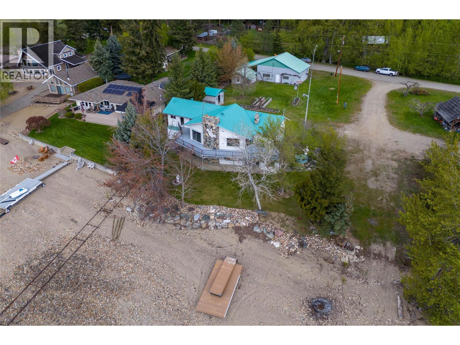3726 Zinck Road, Scotch Creek, British Columbia  V0E 1M5 - Photo 5 - 10390752