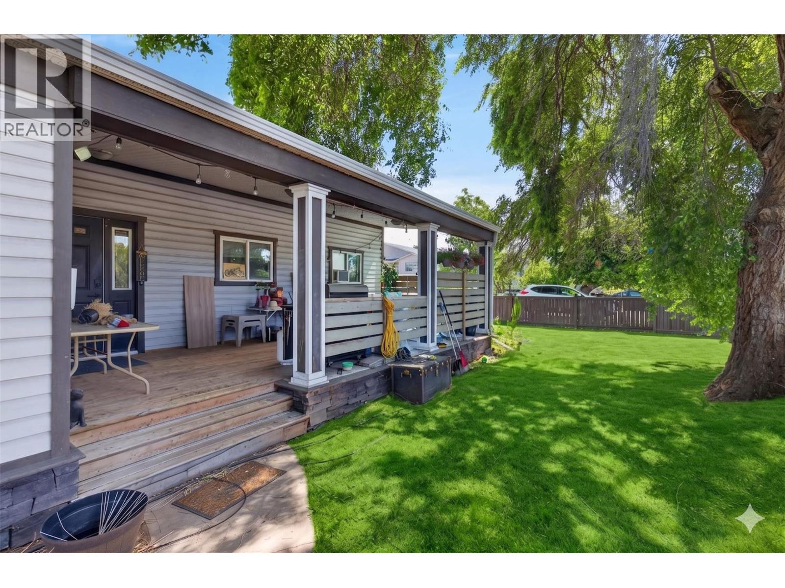 2435 Richter Street, Kelowna, British Columbia  V1Y 2P5 - Photo 2 - 10390641