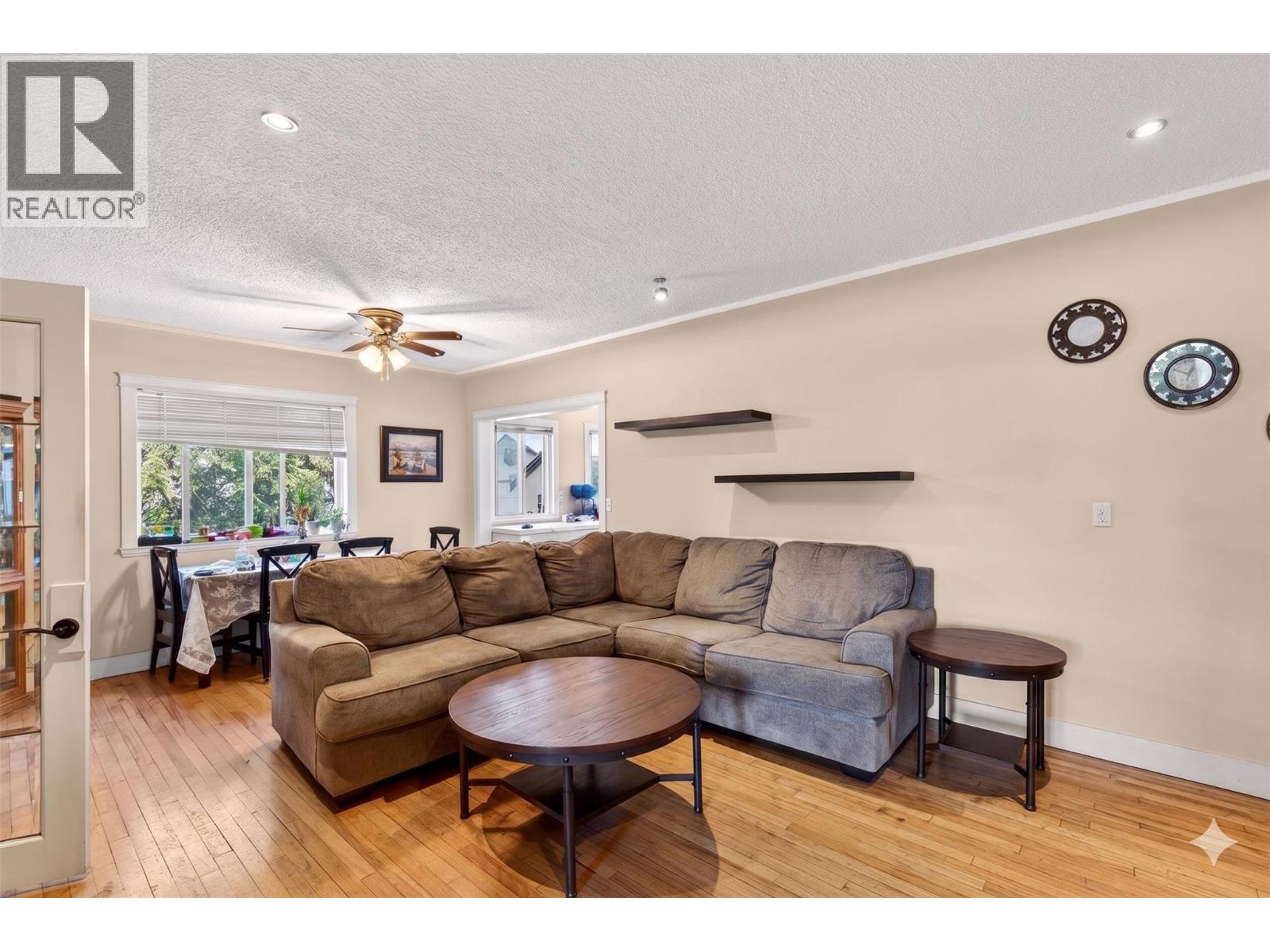 2435 Richter Street, Kelowna, British Columbia  V1Y 2P5 - Photo 4 - 10390641